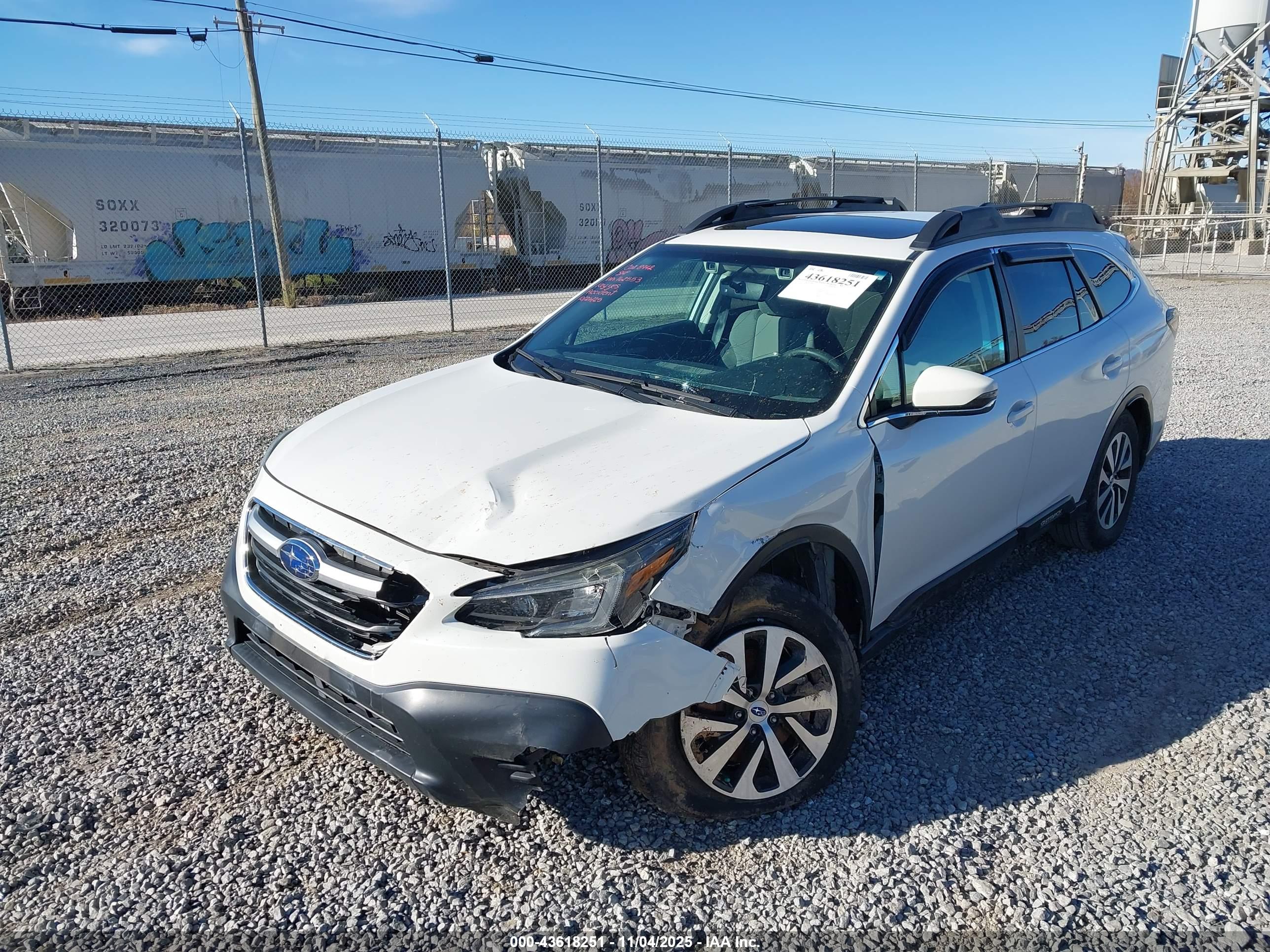 SUBARU OUTBACK image 2