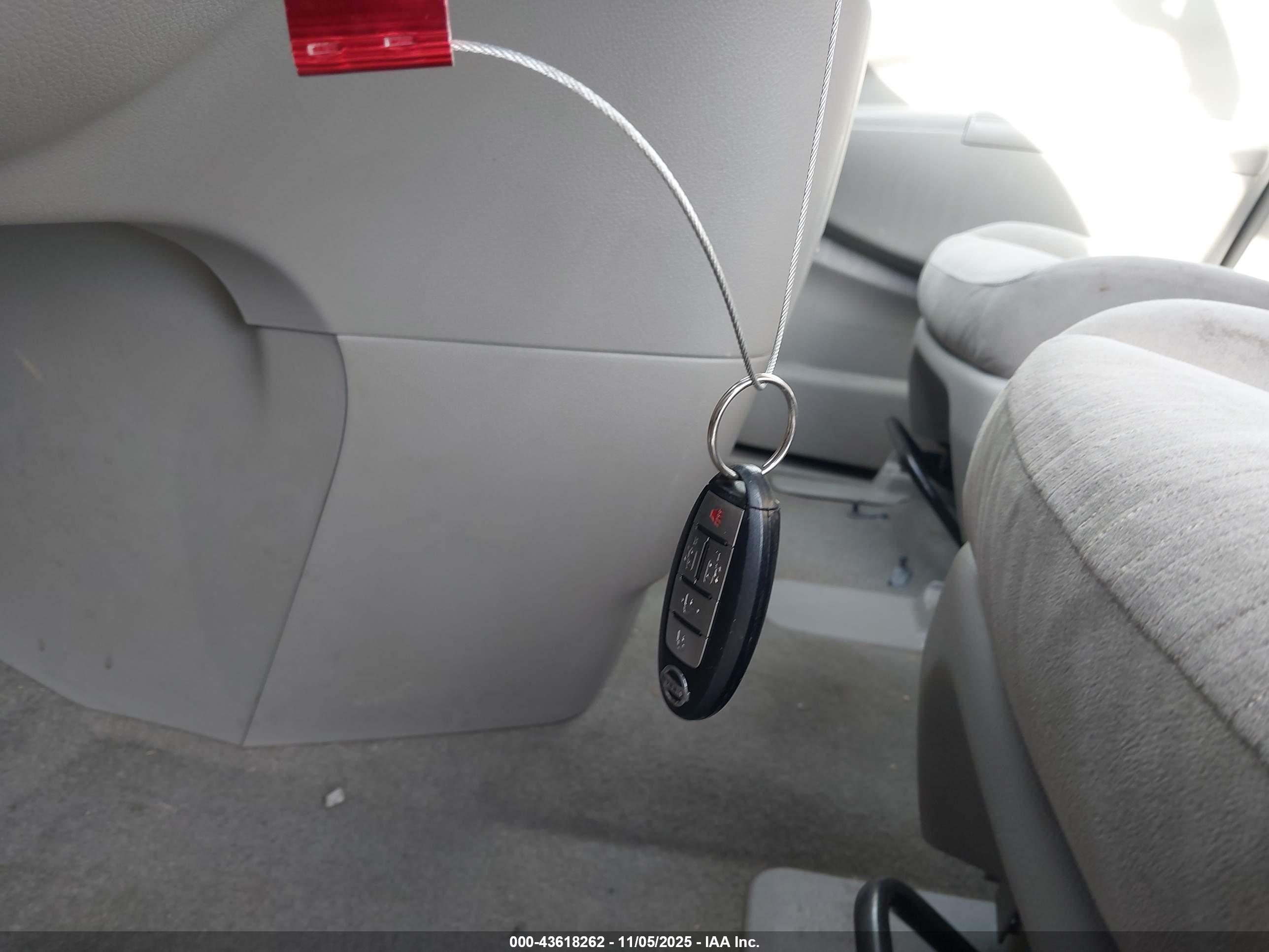 NISSAN QUEST image 11