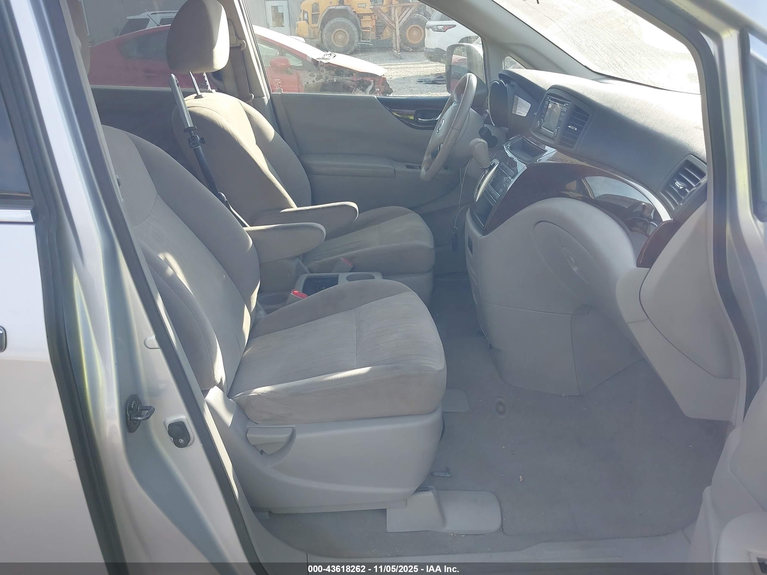 NISSAN QUEST image 5