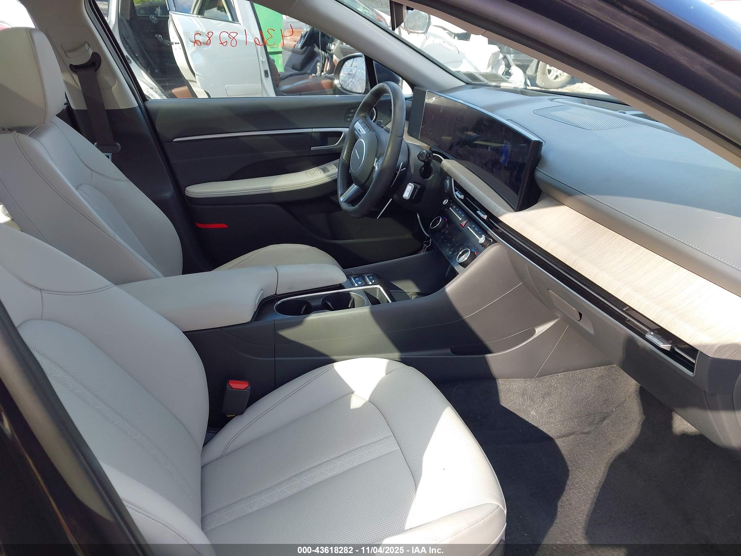 HYUNDAI SONATA image 5