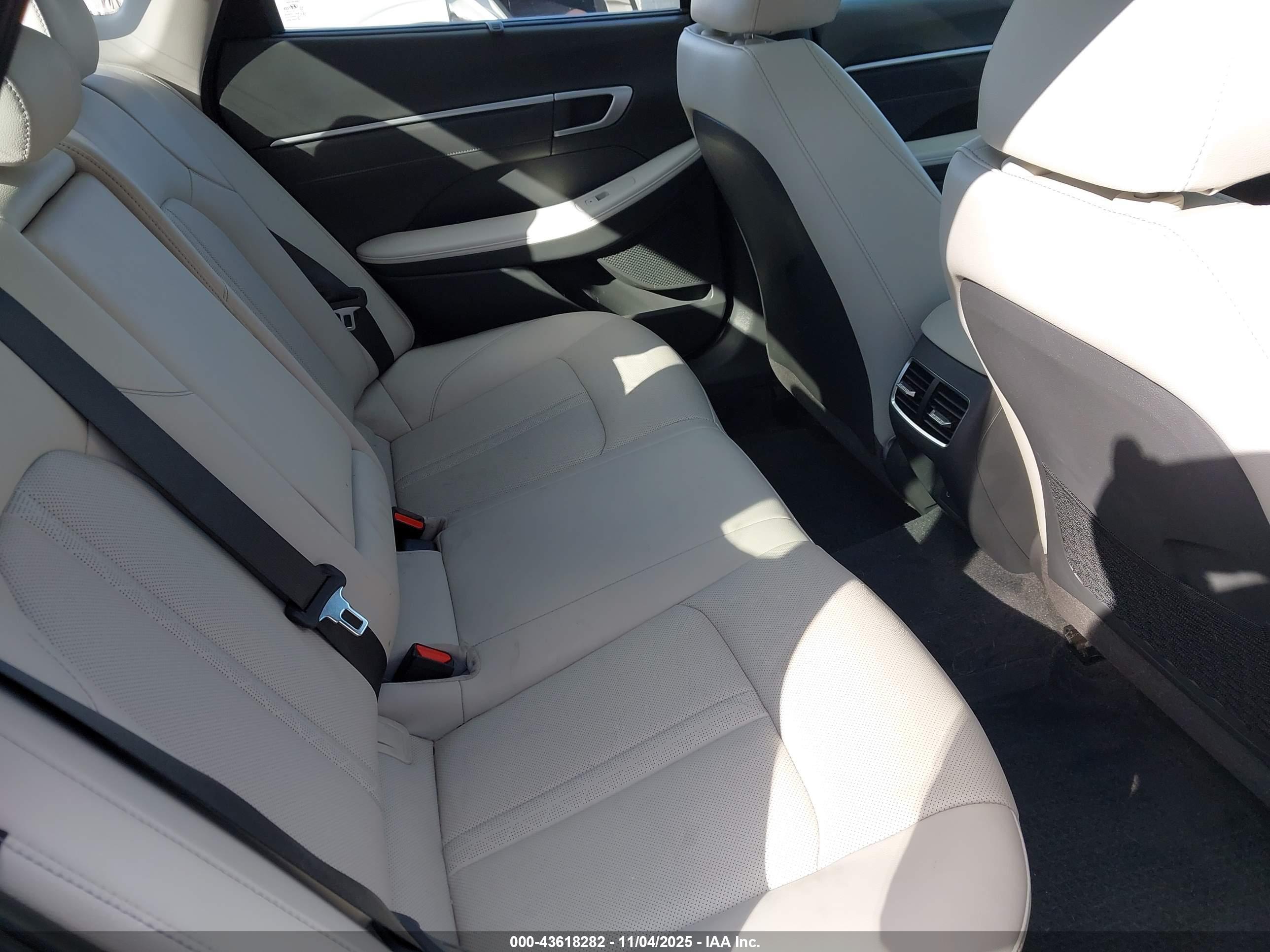 HYUNDAI SONATA image 8