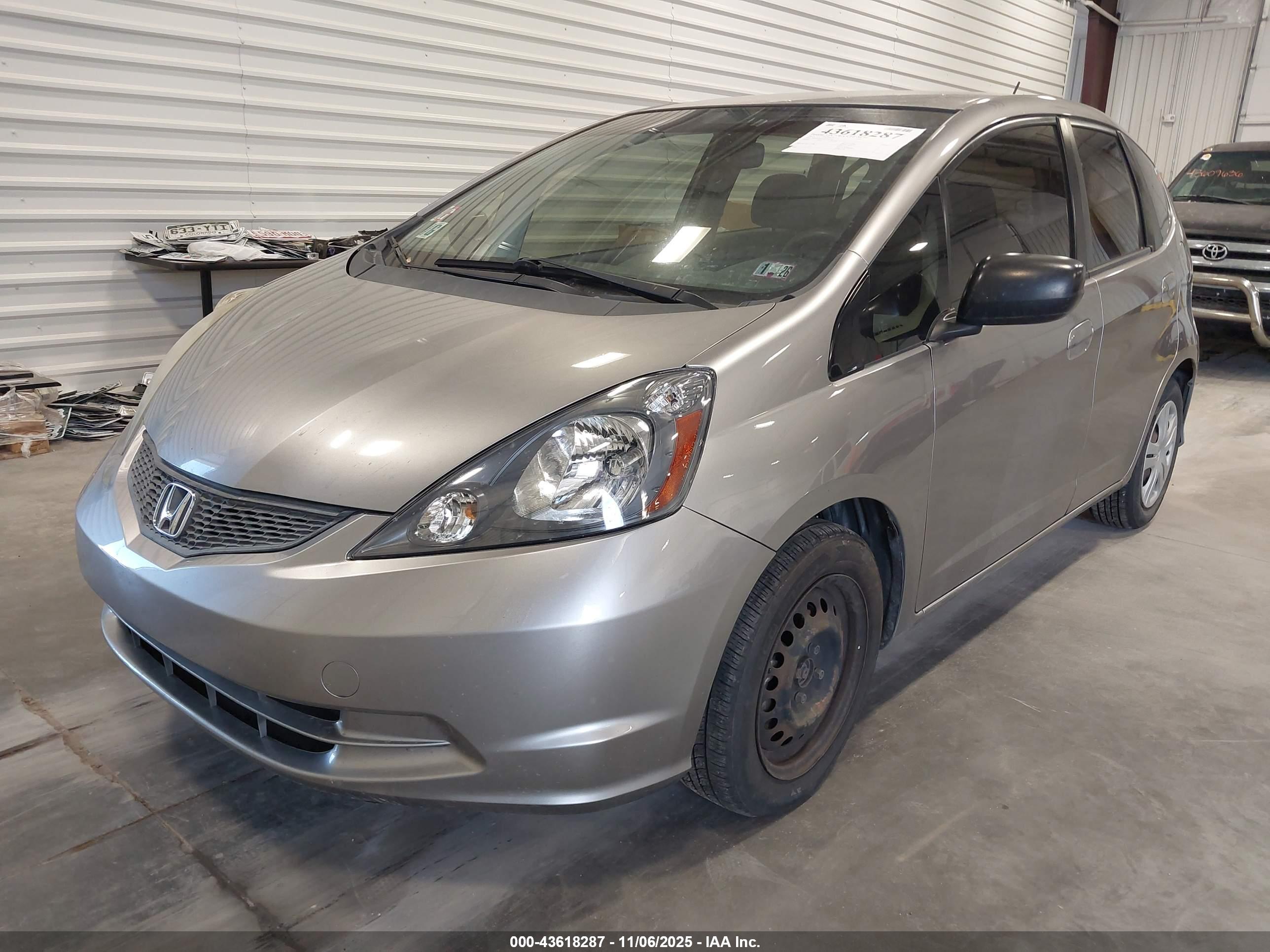 HONDA FIT image 2