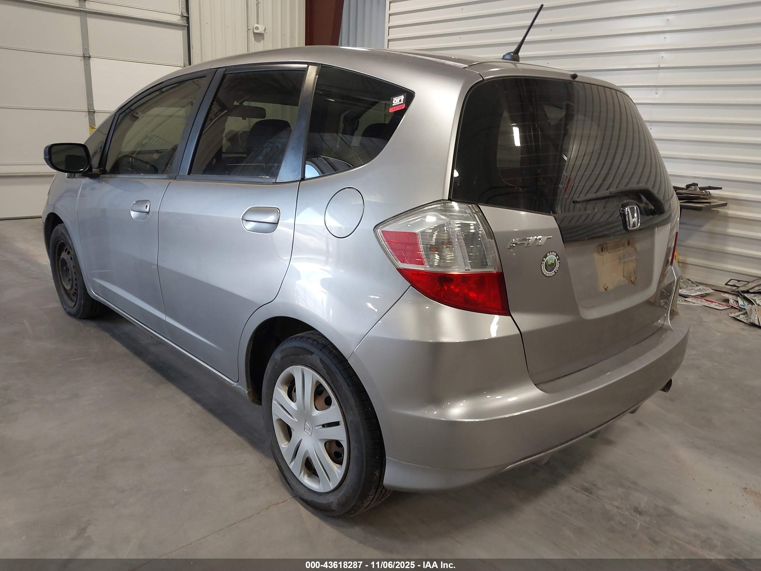HONDA FIT image 3