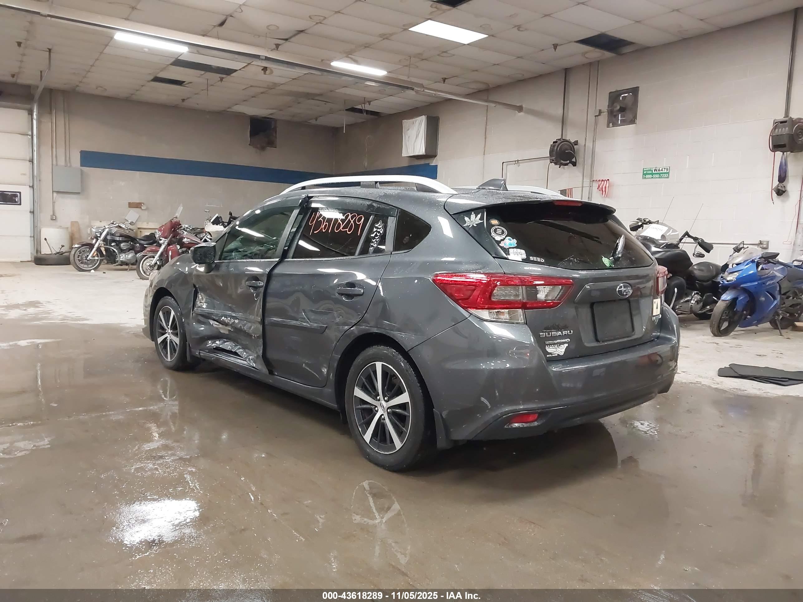 SUBARU IMPREZA image 3