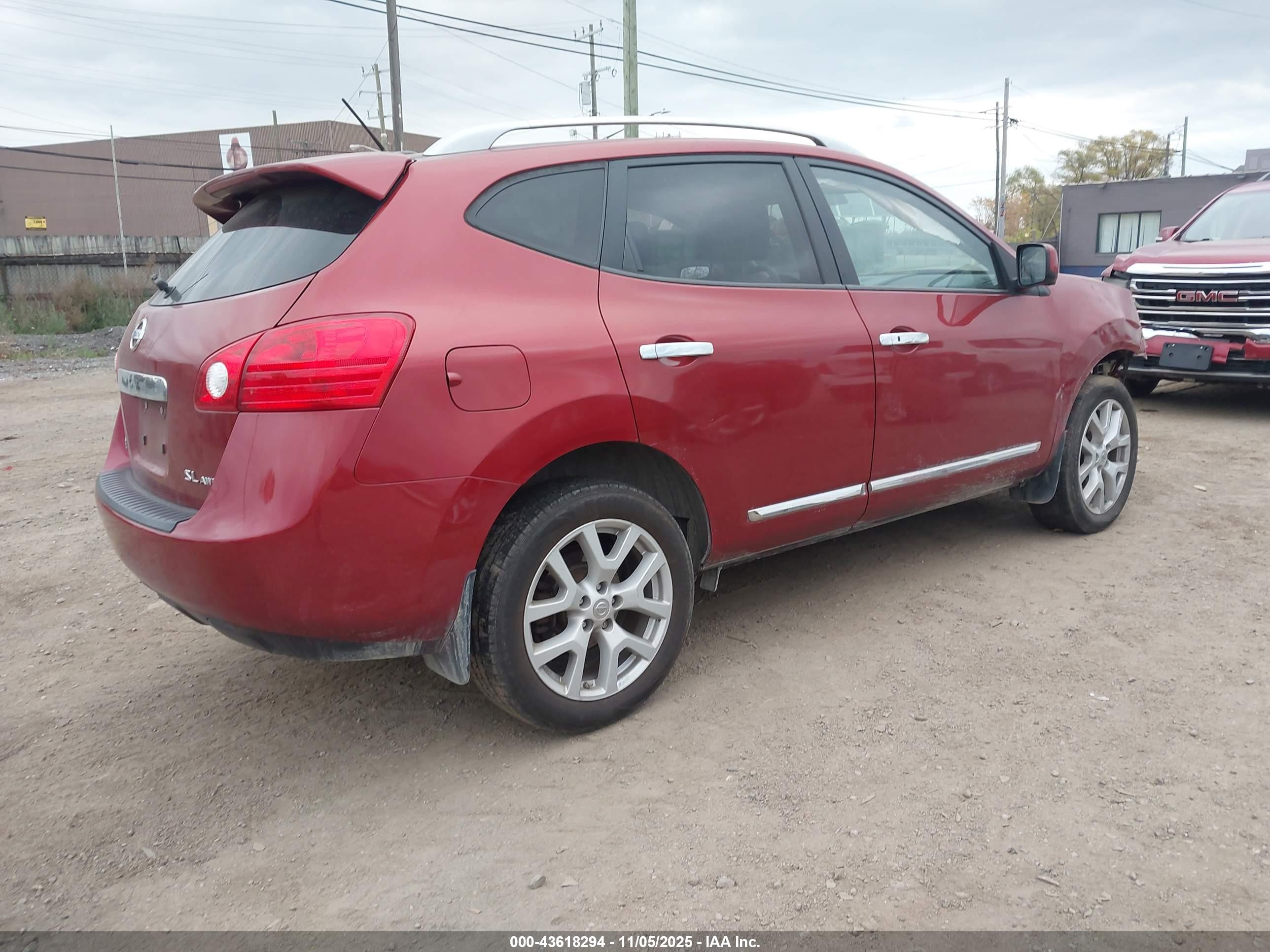 NISSAN ROGUE image 4