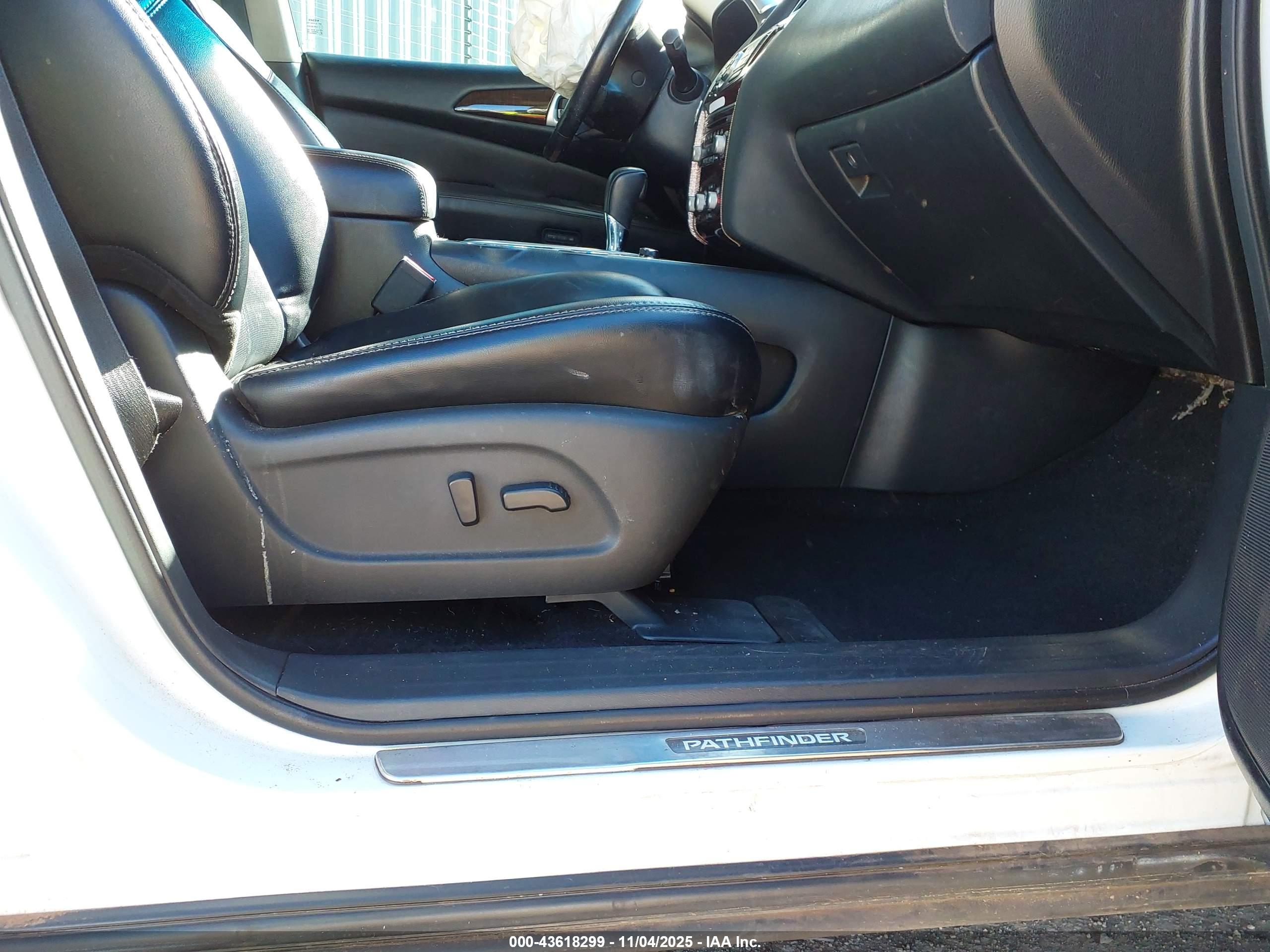 NISSAN PATHFINDER image 5