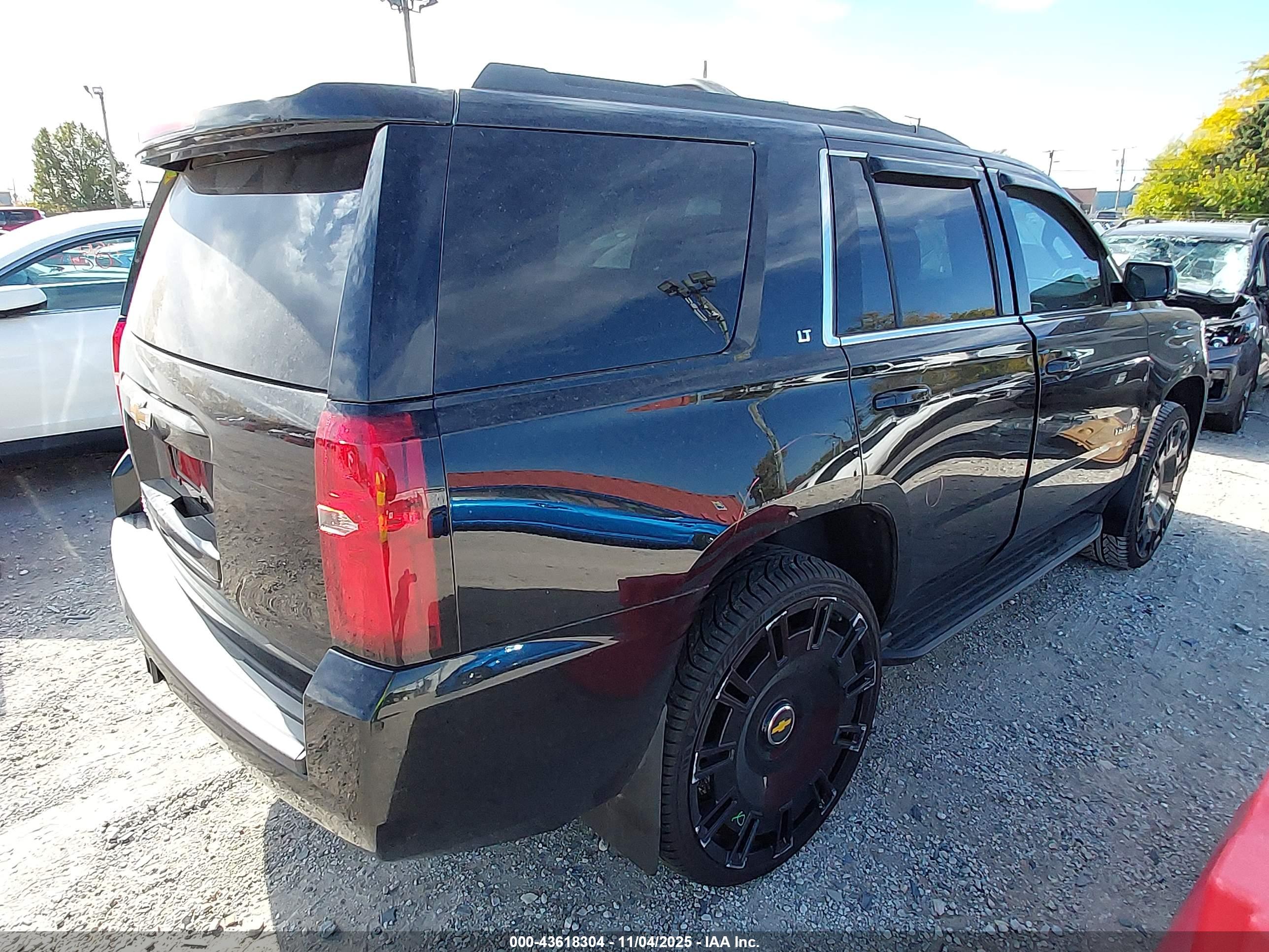 CHEVROLET TAHOE image 4