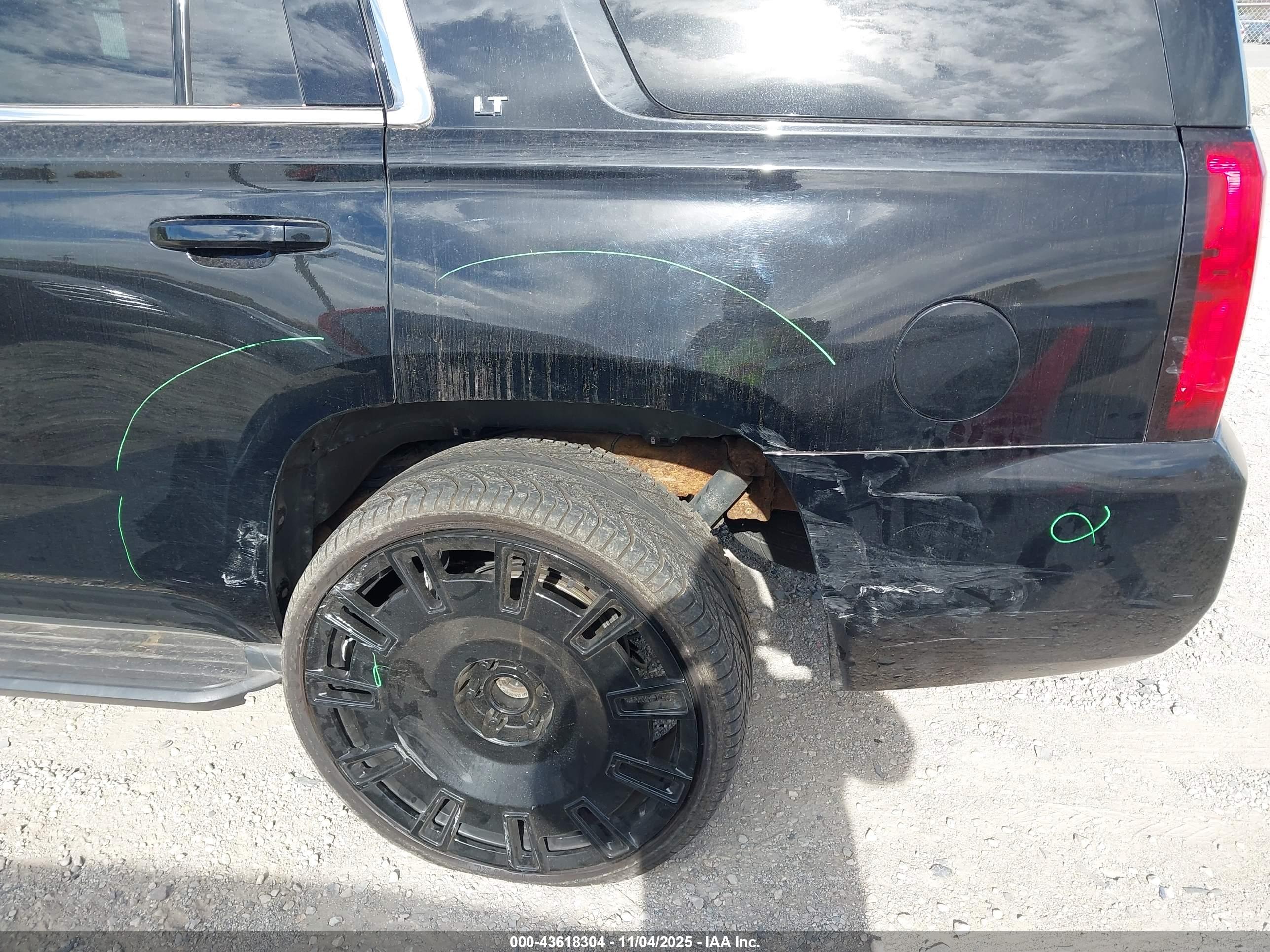CHEVROLET TAHOE image 6