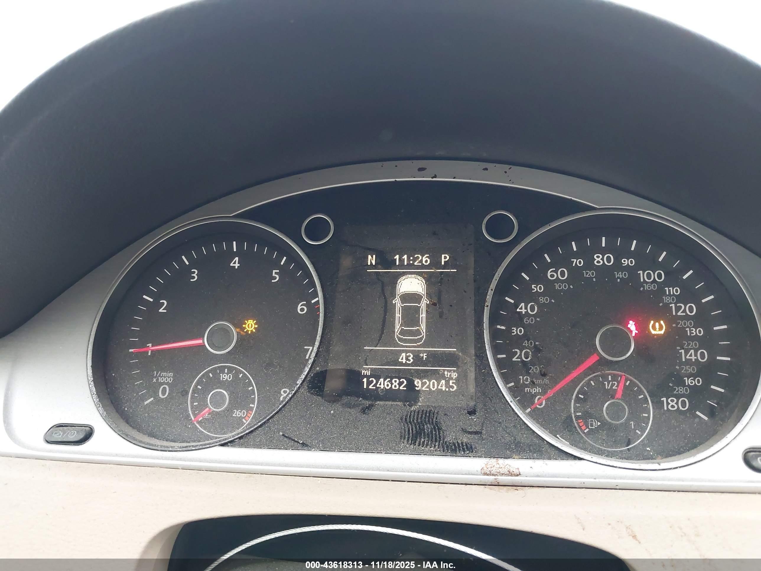 VOLKSWAGEN CC image 7