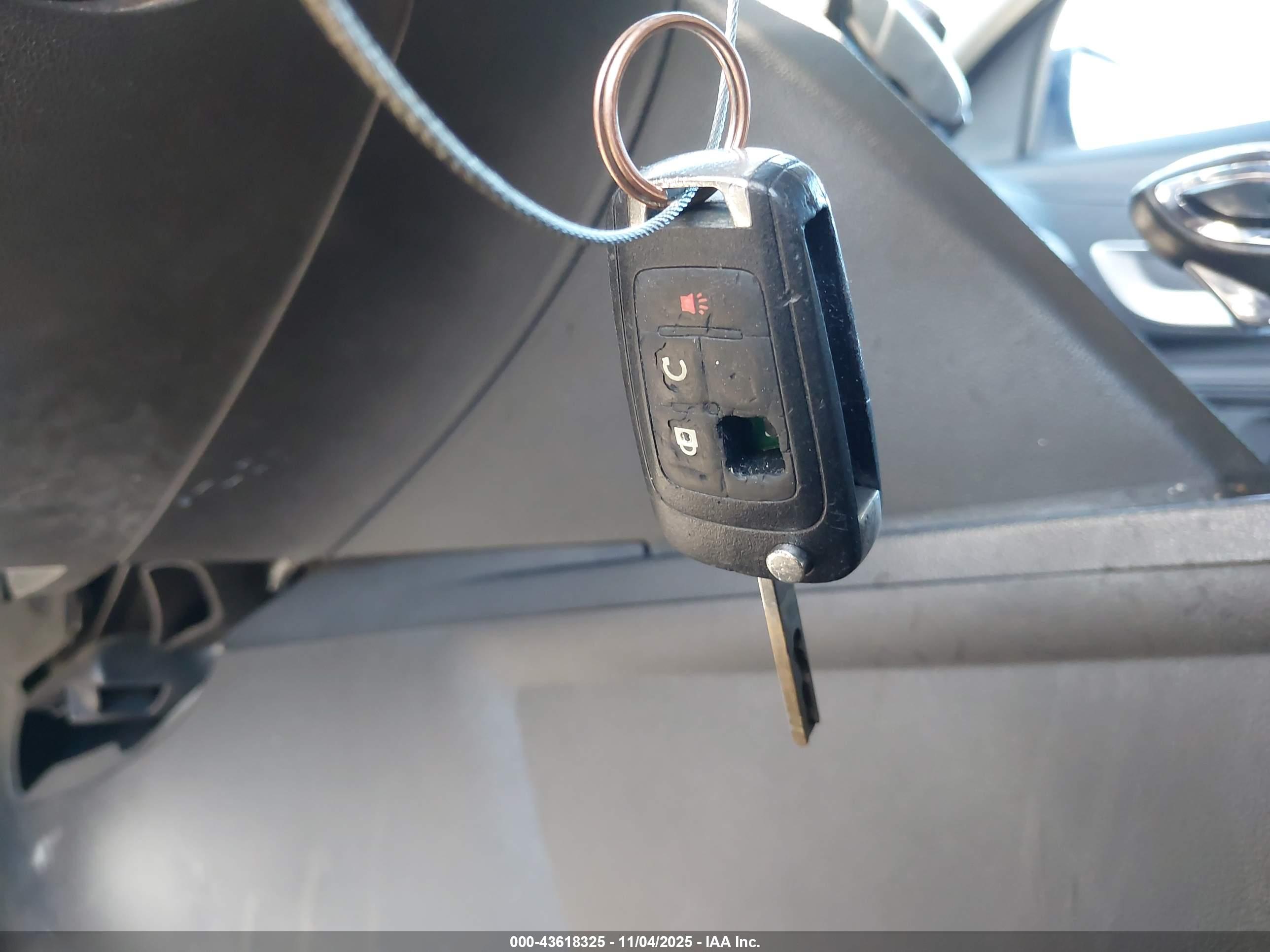 CHEVROLET EQUINOX image 11