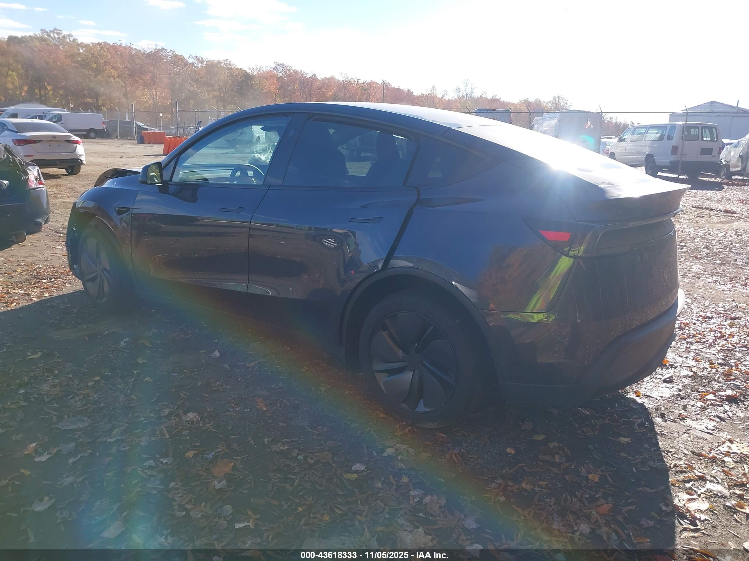 TESLA MODEL image 3