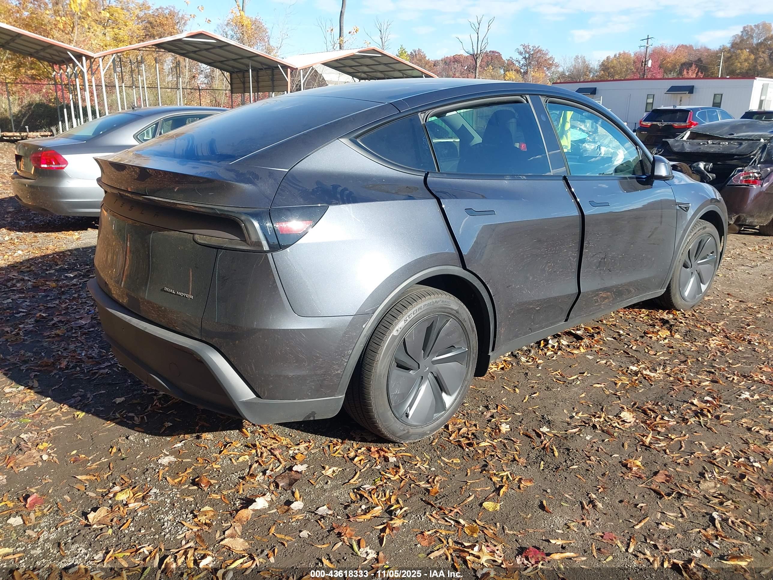 TESLA MODEL image 4