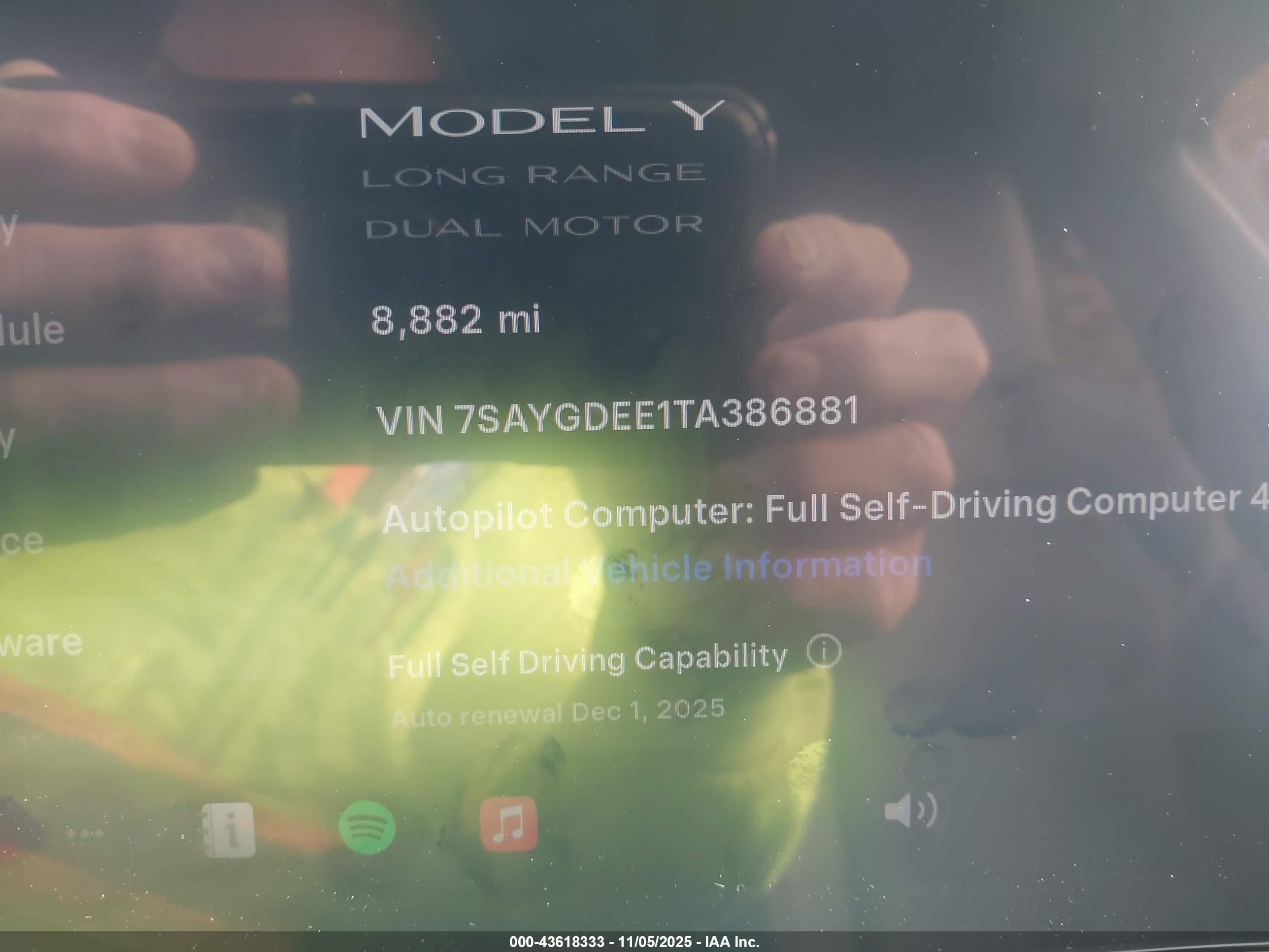 TESLA MODEL image 7