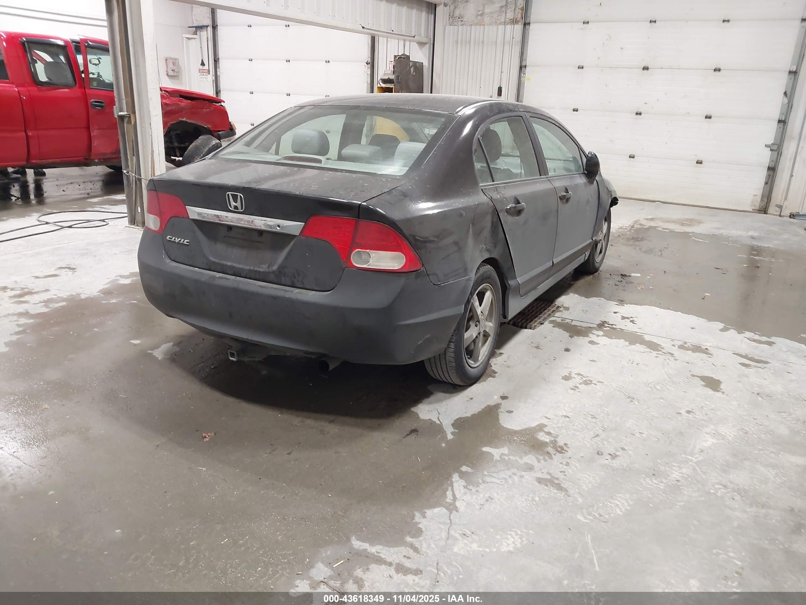 HONDA CIVIC image 4