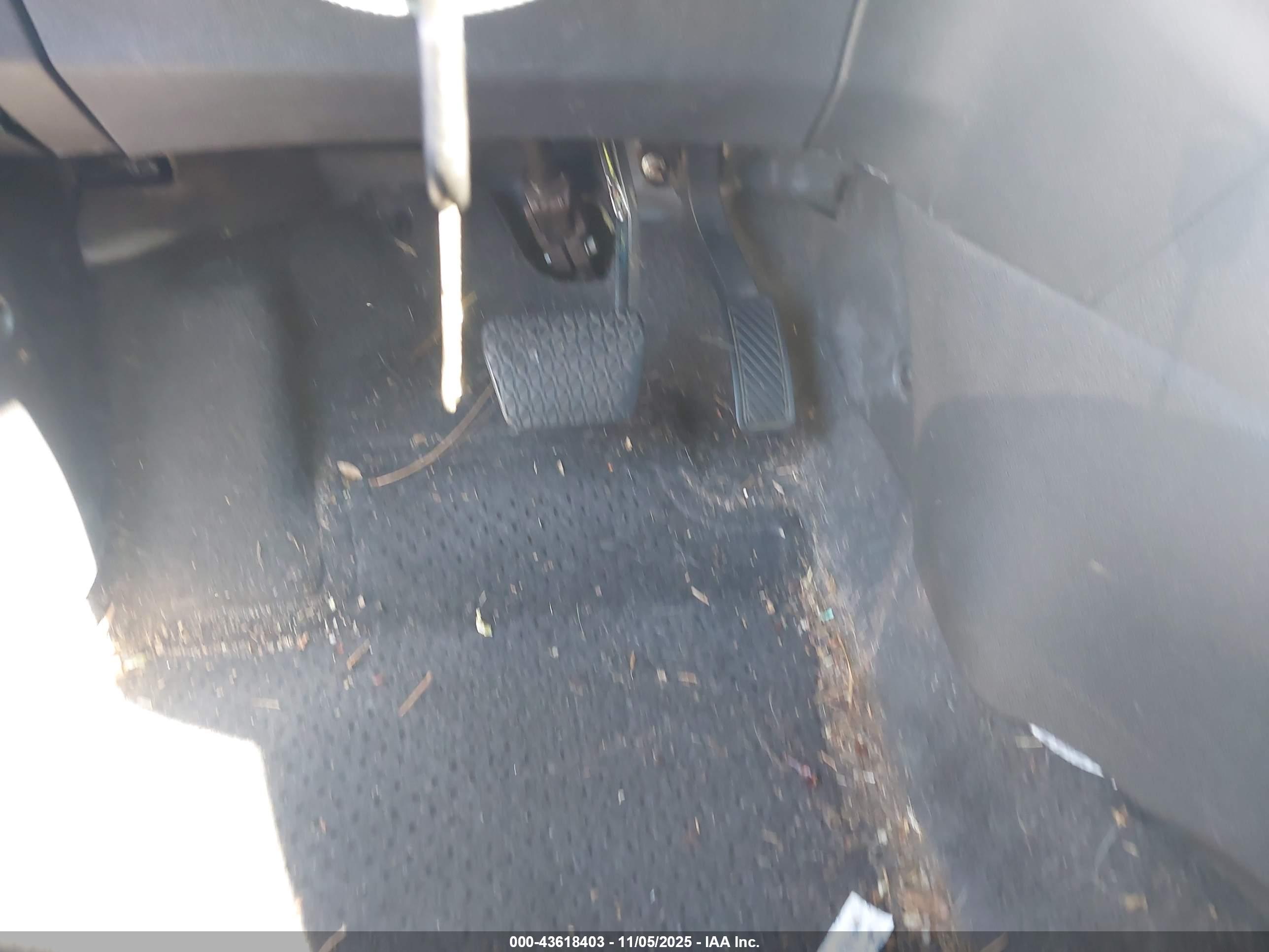 FORD FIESTA image 11
