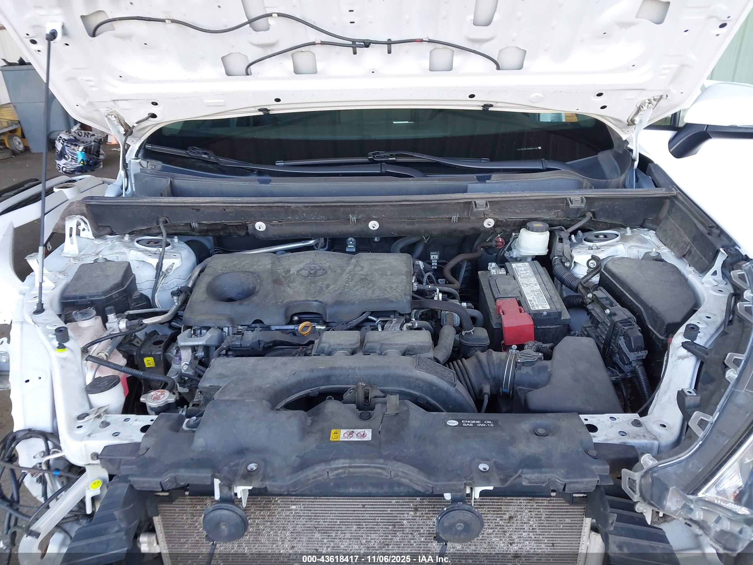 TOYOTA RAV4 image 10
