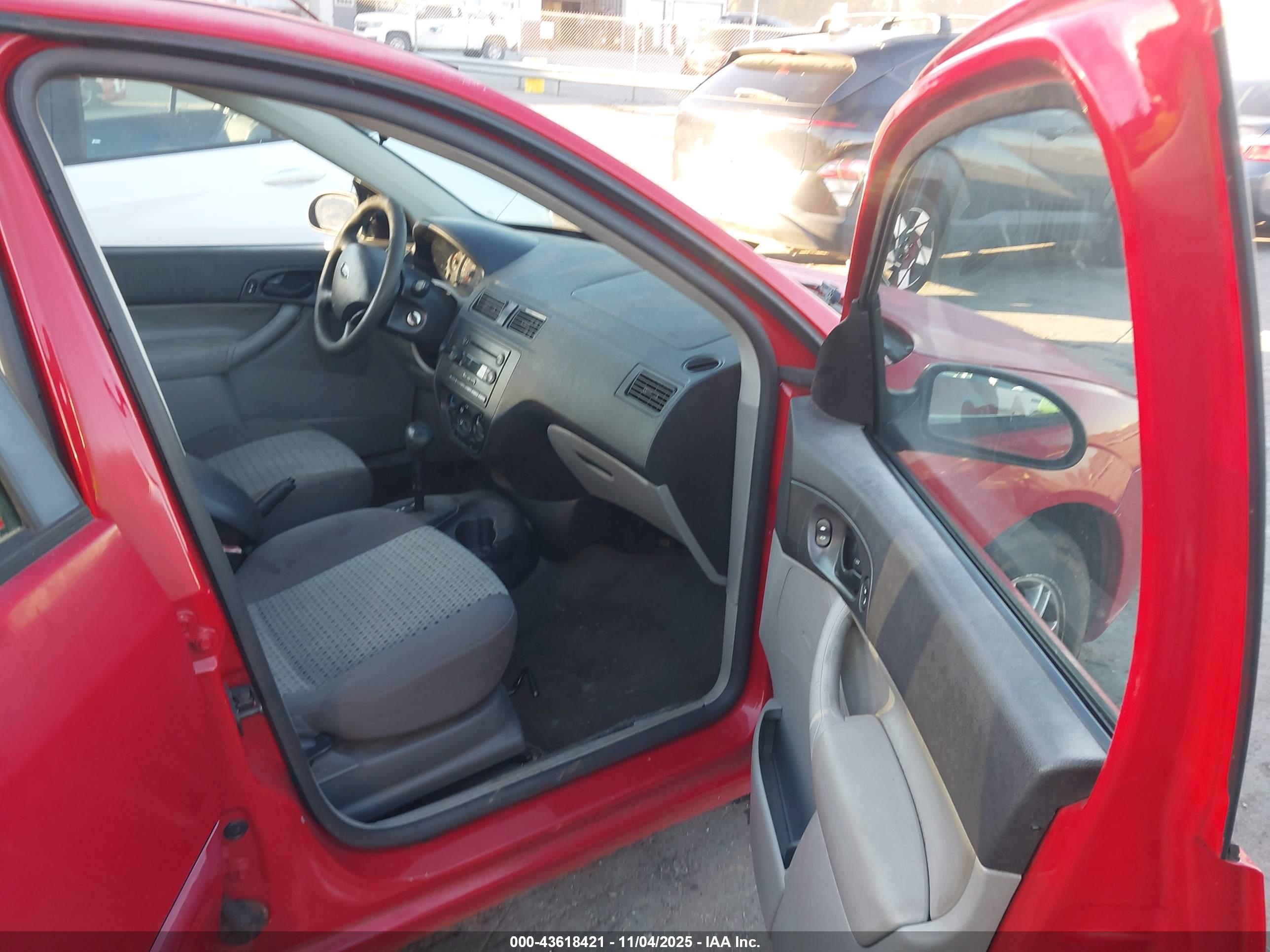 FORD FOCUS image 5