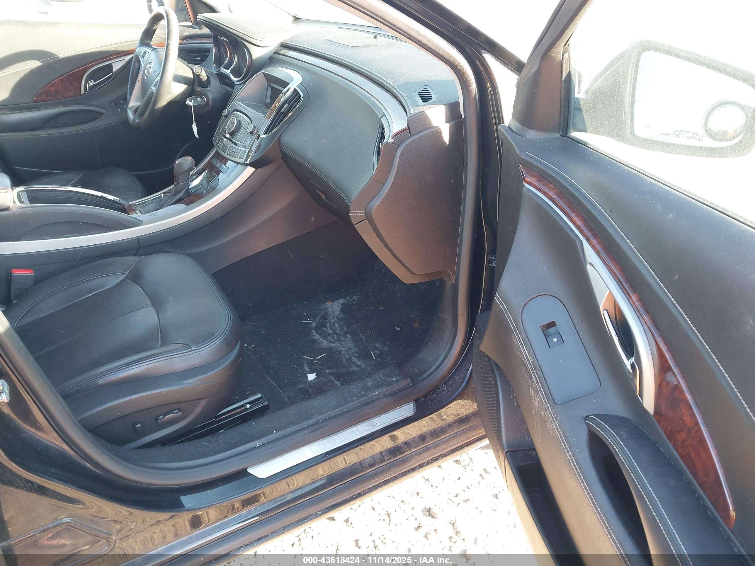 BUICK LACROSSE image 5