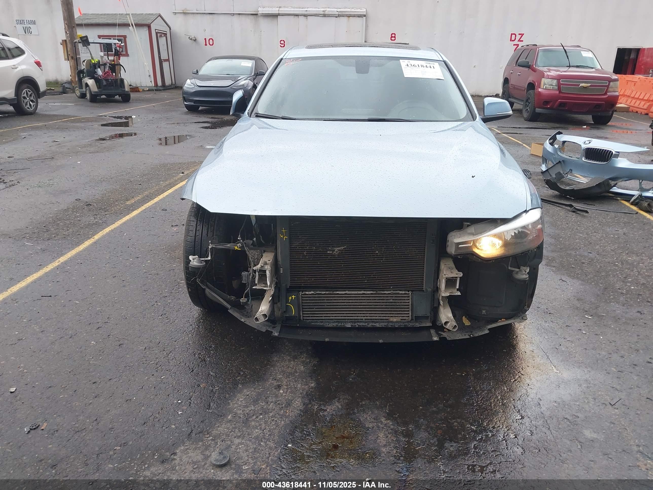 BMW 320I image 6