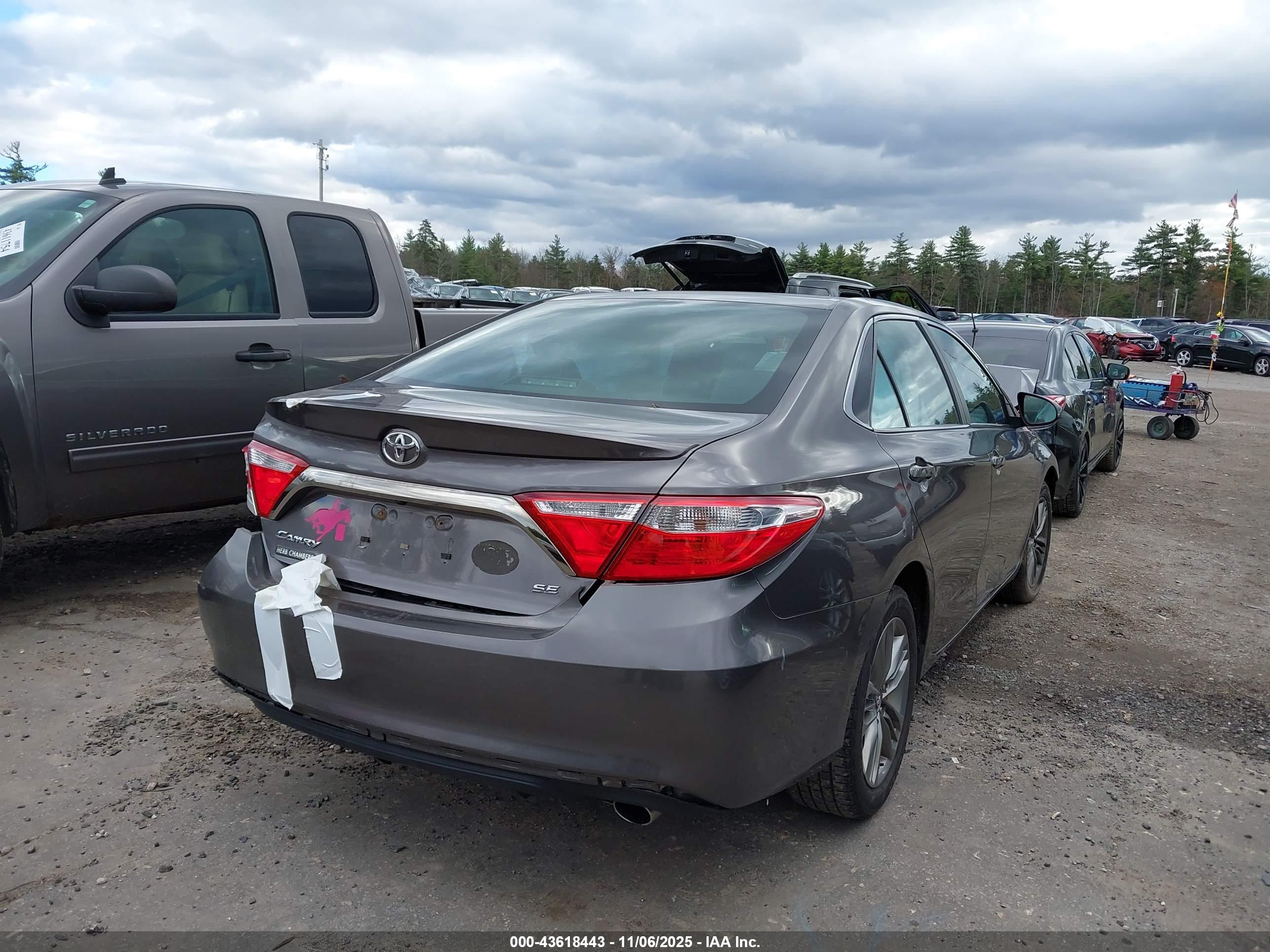 TOYOTA CAMRY image 4