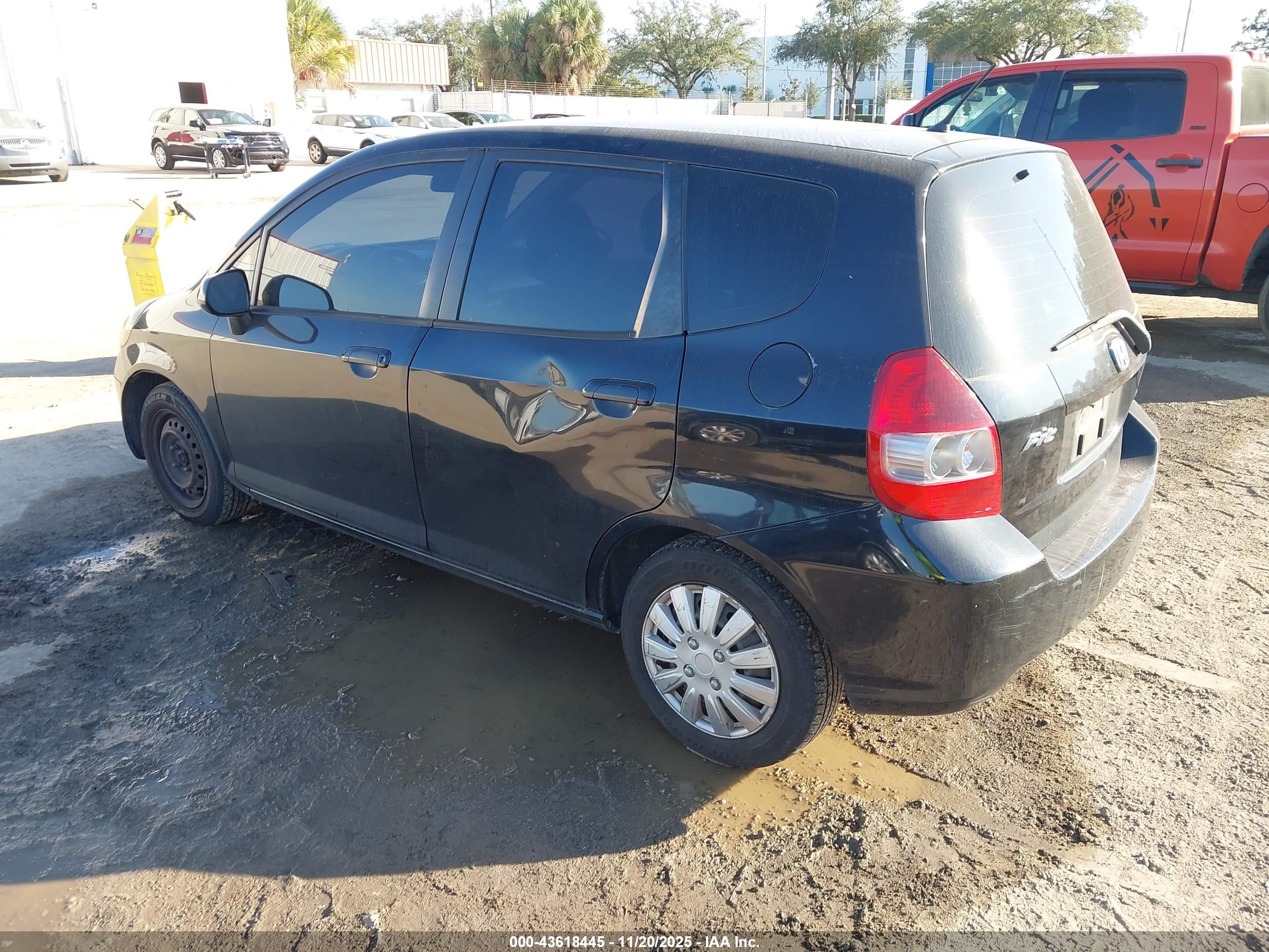 HONDA FIT image 3