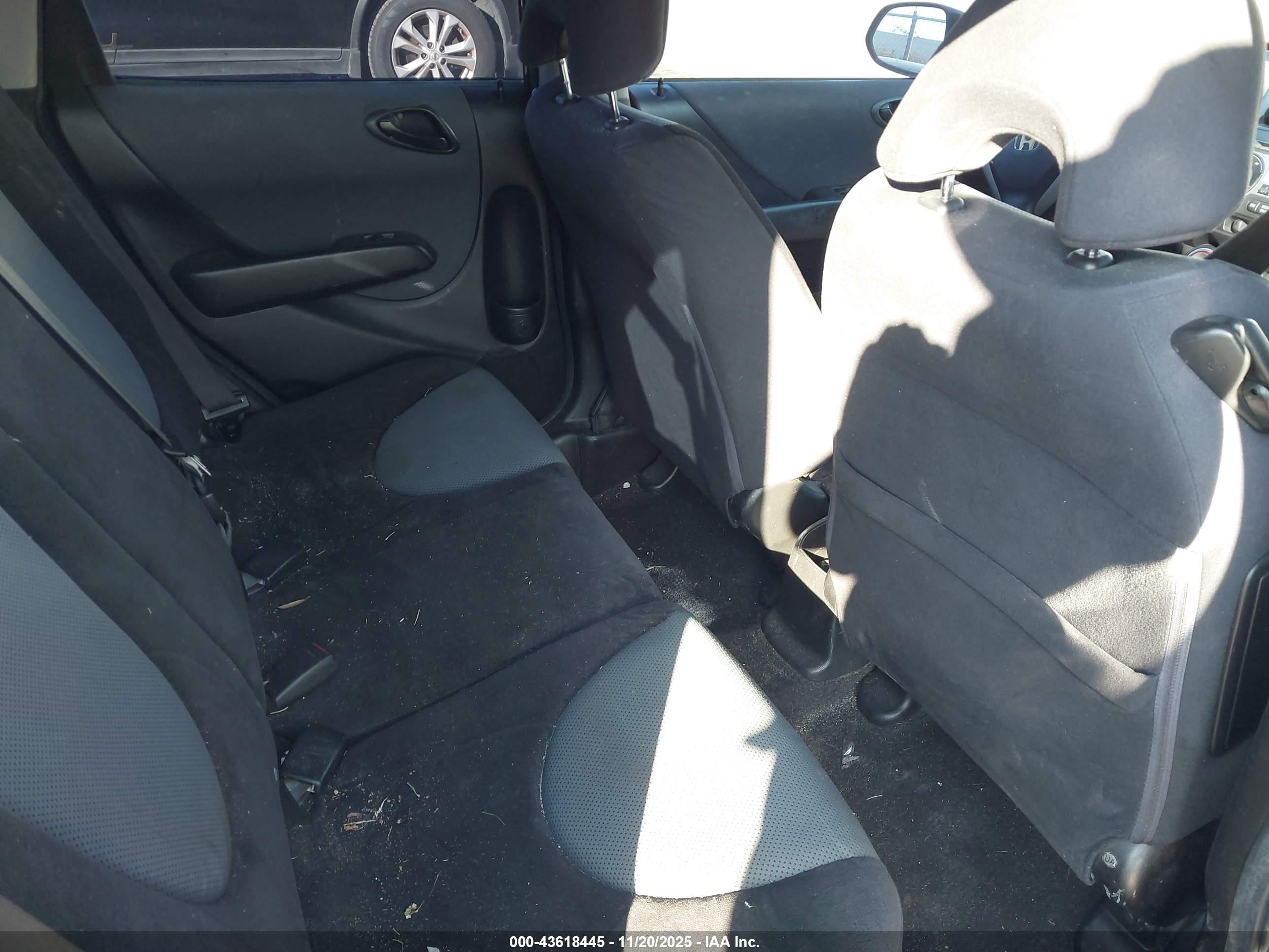 HONDA FIT image 8
