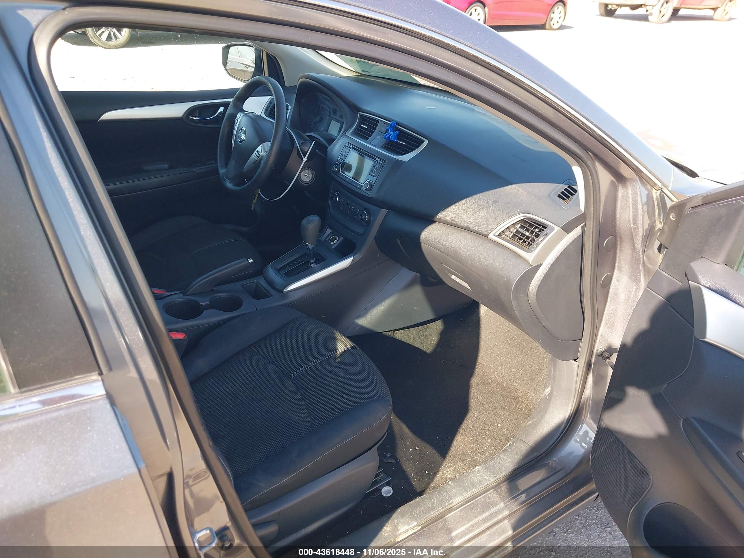 NISSAN SENTRA image 5