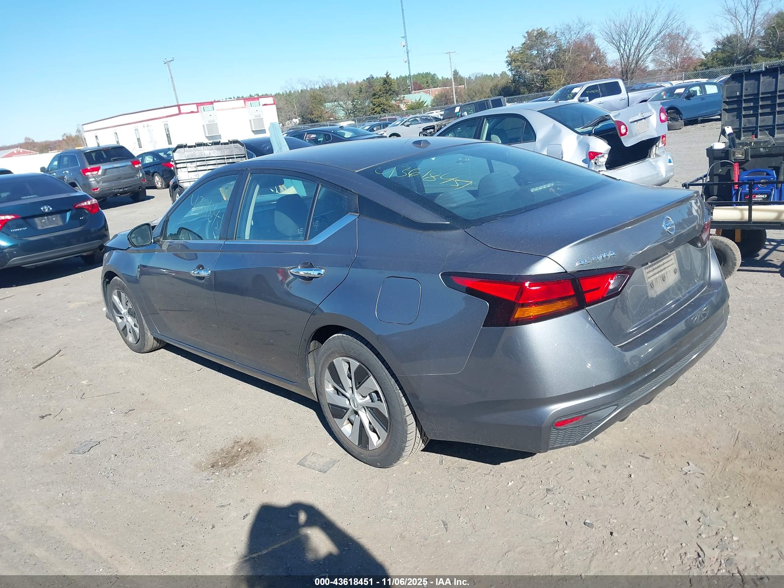 NISSAN ALTIMA image 3