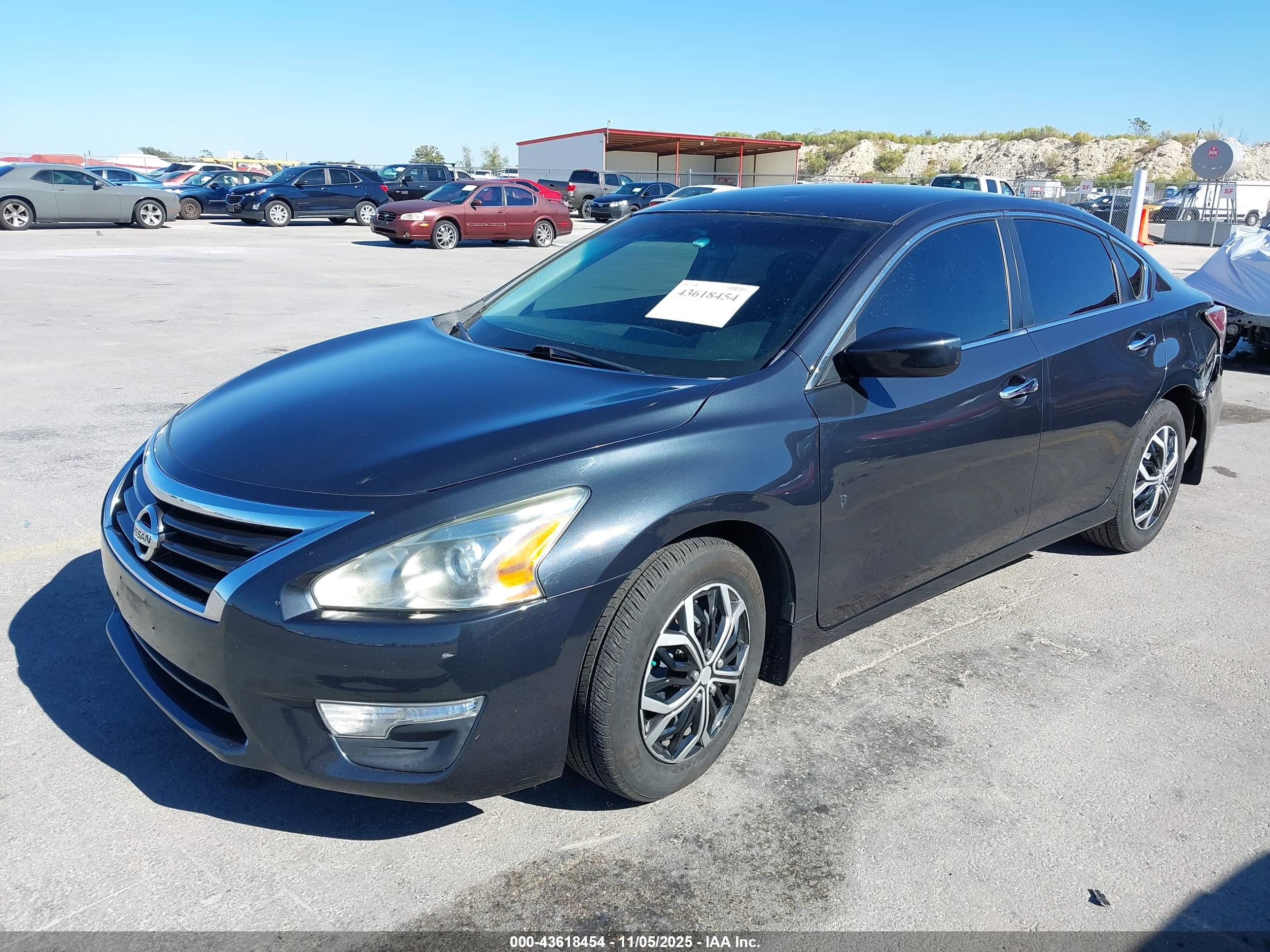 NISSAN ALTIMA image 2