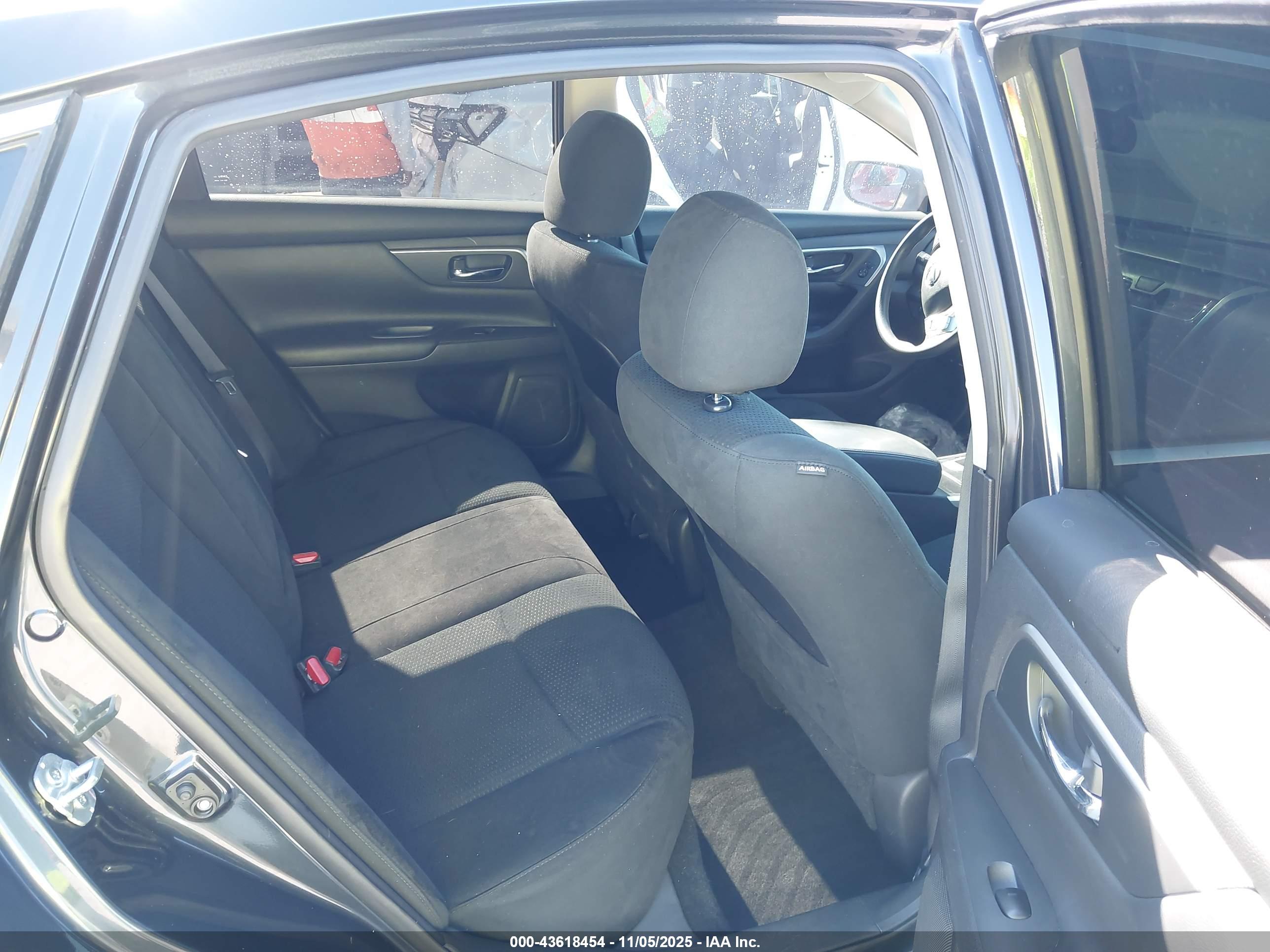 NISSAN ALTIMA image 8