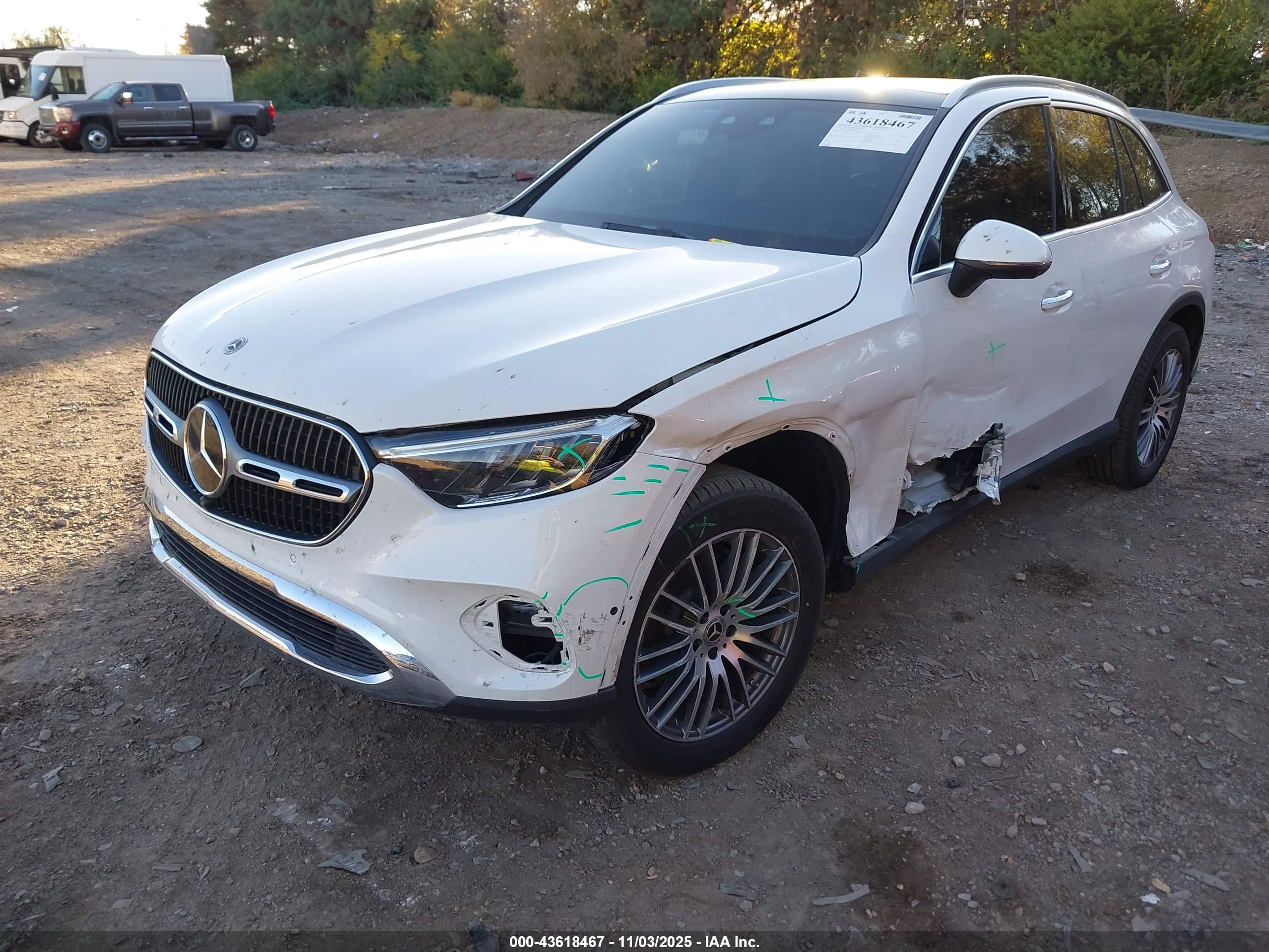 MERCEDES-BENZ GLC image 2