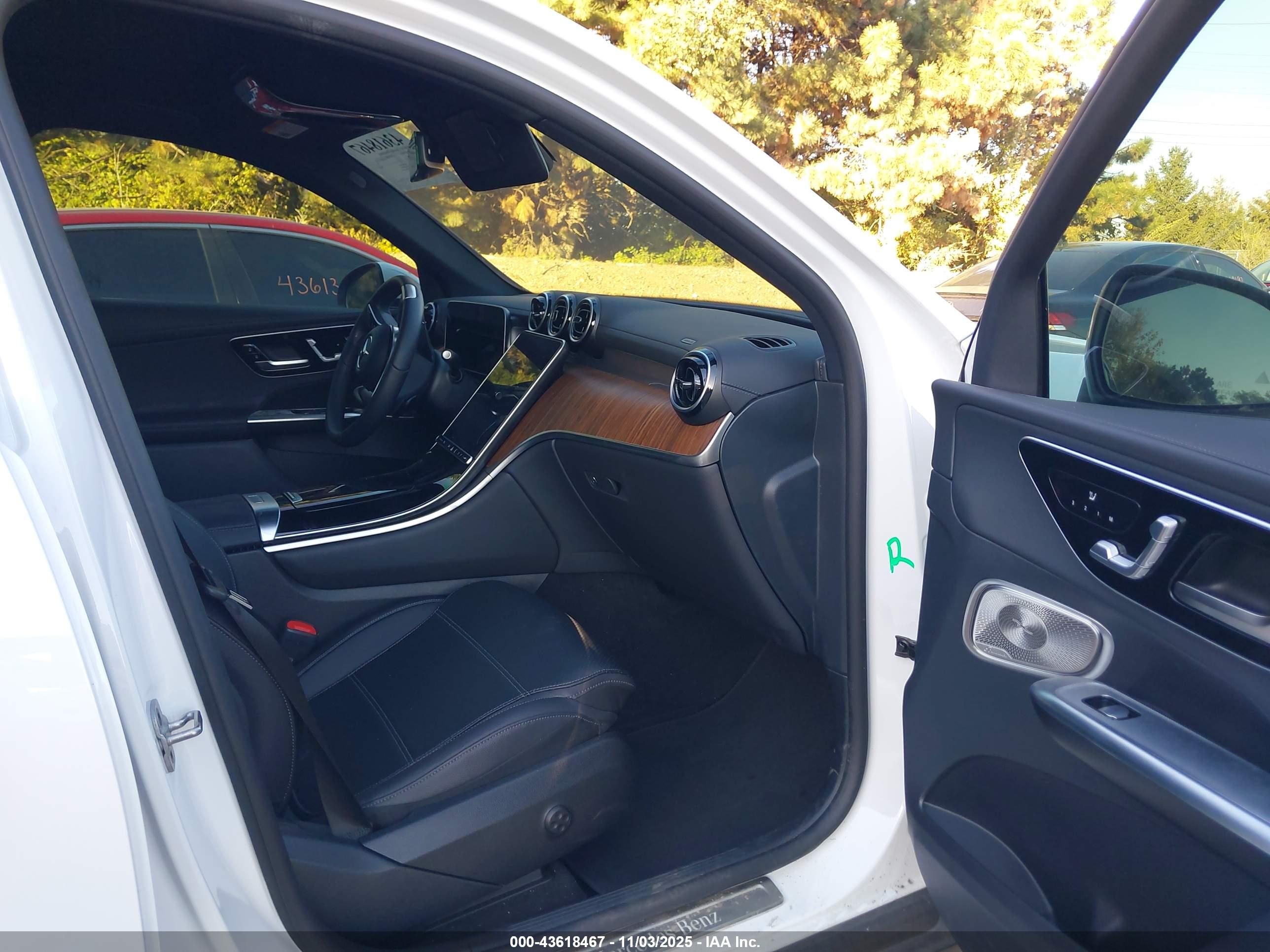 MERCEDES-BENZ GLC image 5