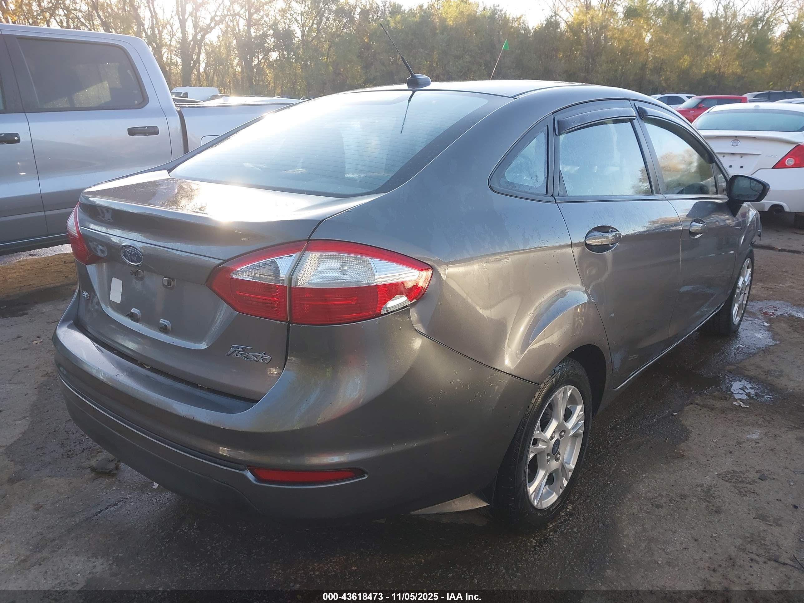 FORD FIESTA image 4