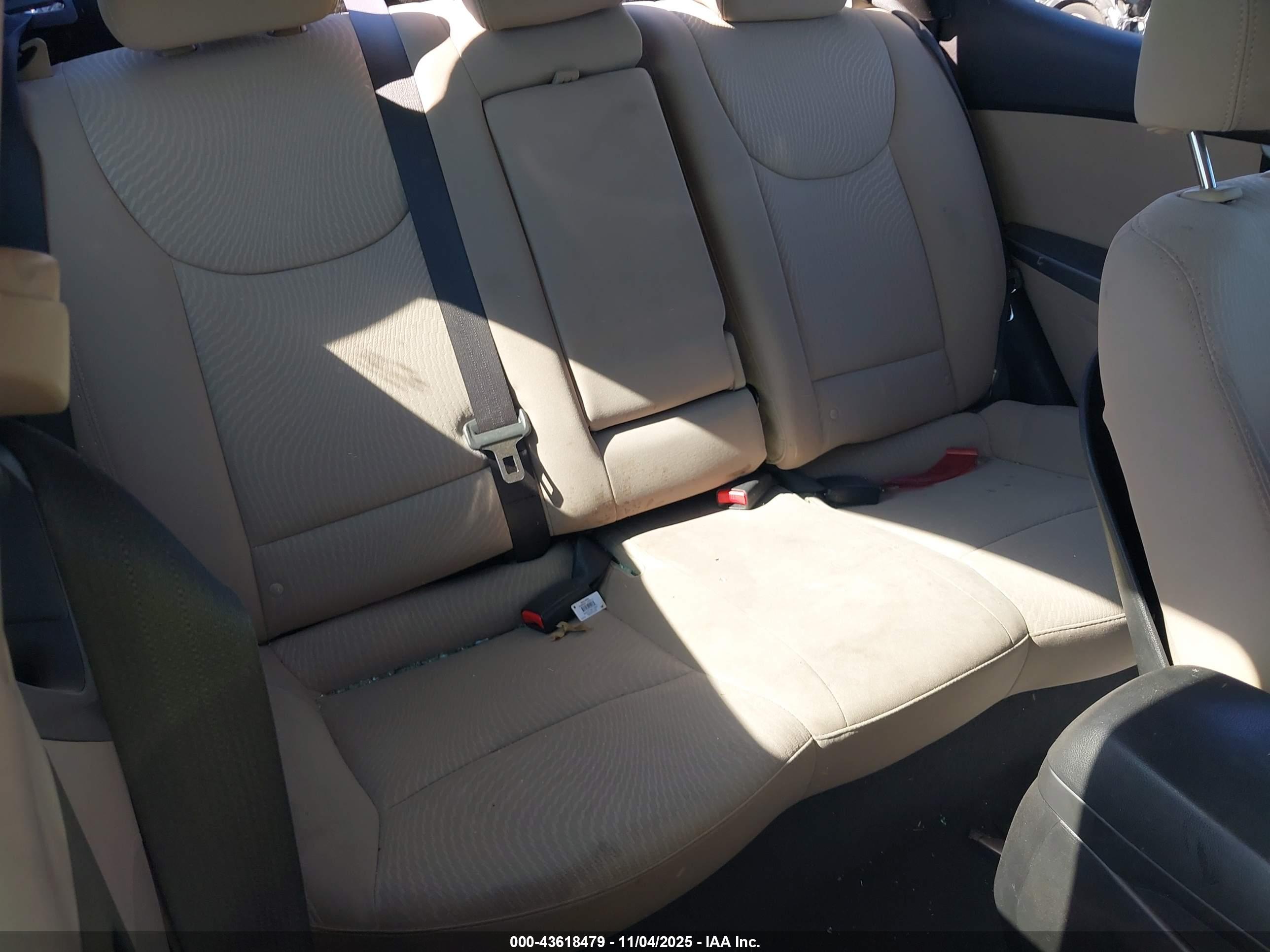 HYUNDAI ELANTRA image 8