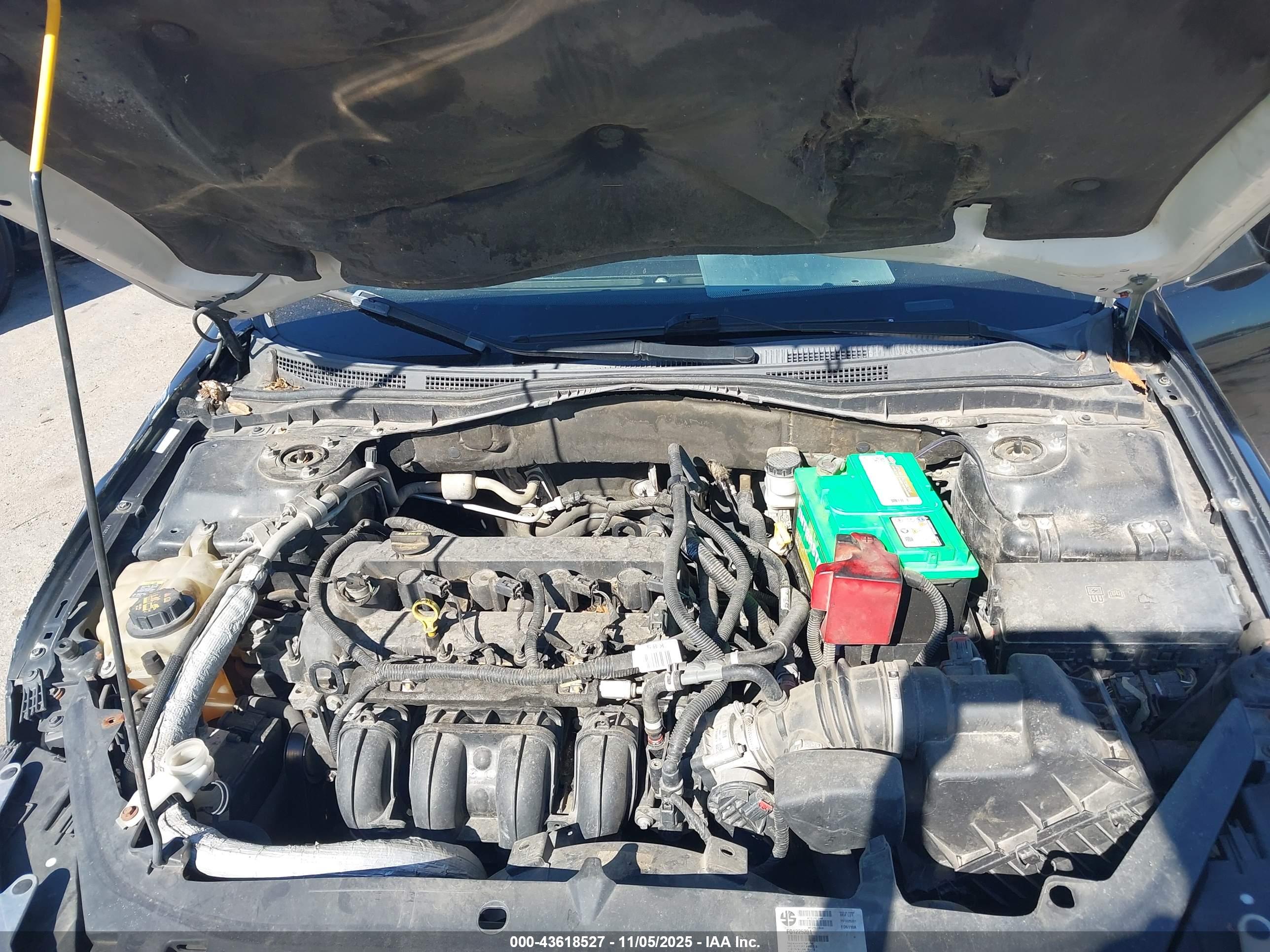 FORD FUSION image 10