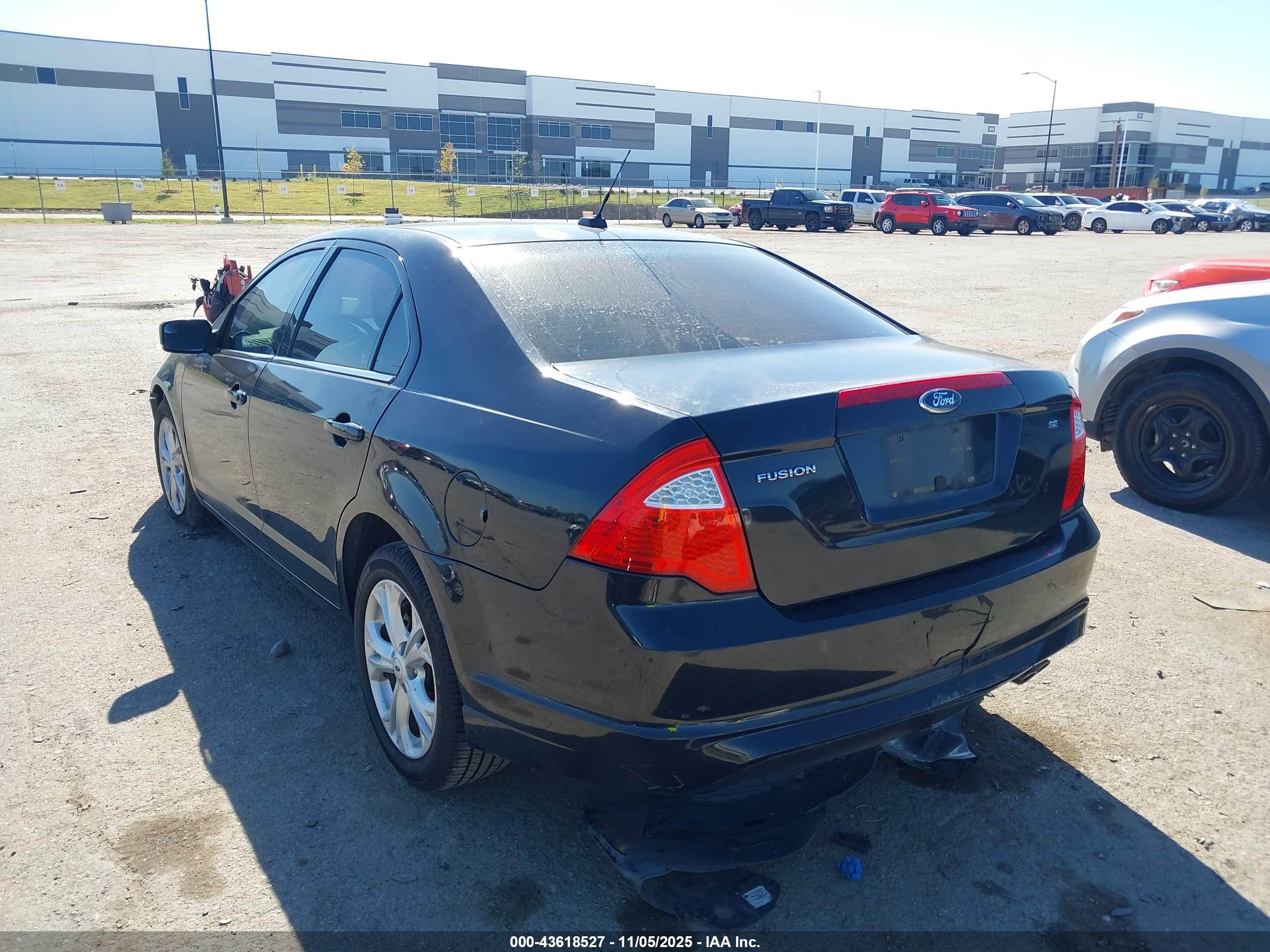 FORD FUSION image 3