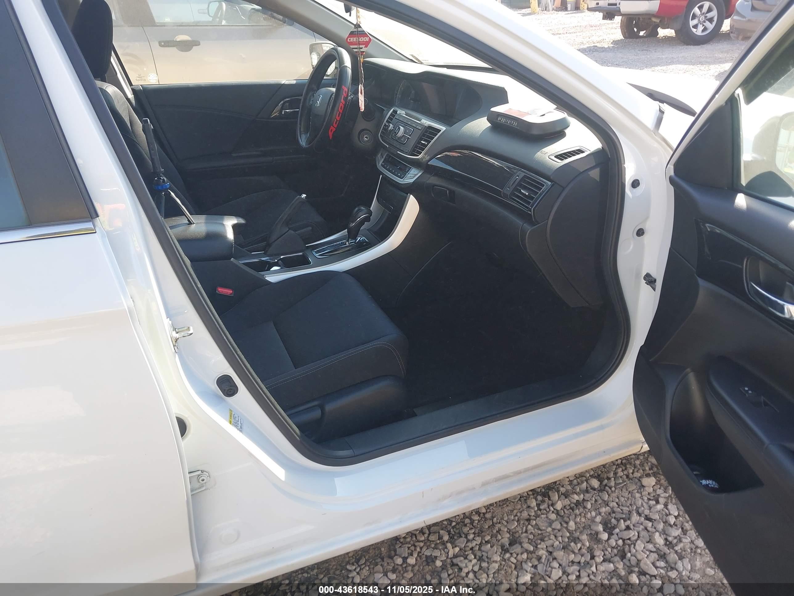 HONDA ACCORD image 5