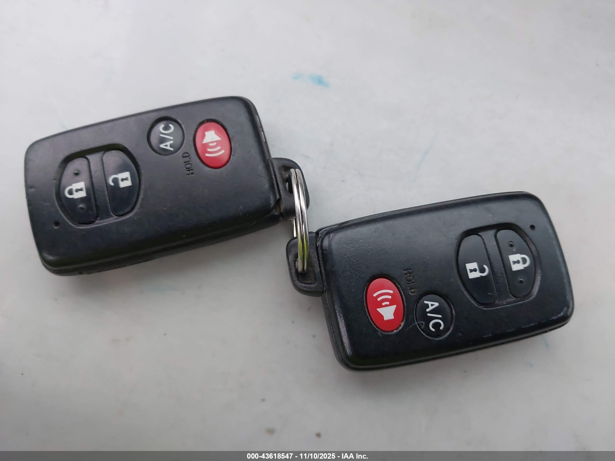 TOYOTA PRIUS image 11