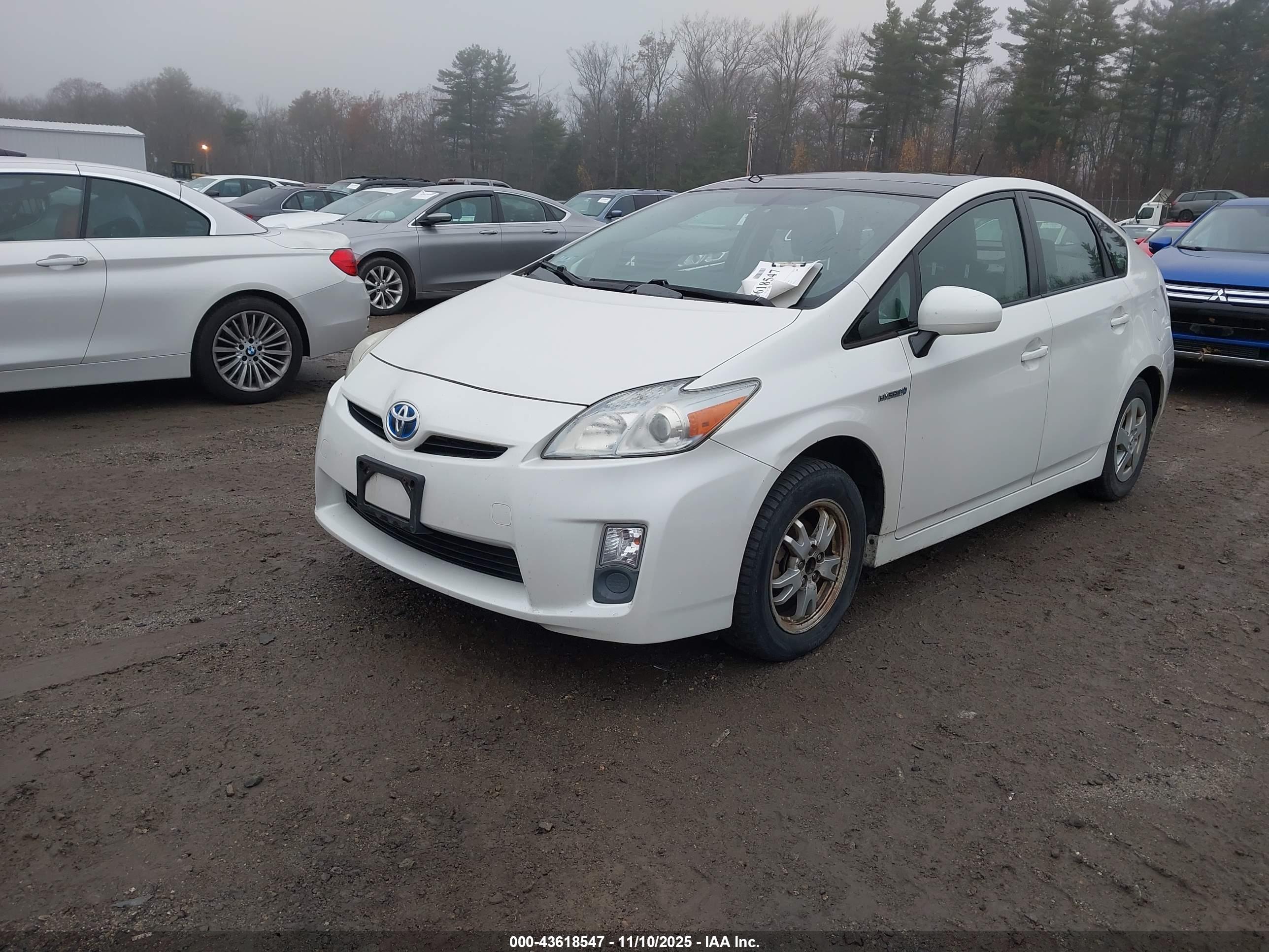 TOYOTA PRIUS image 2