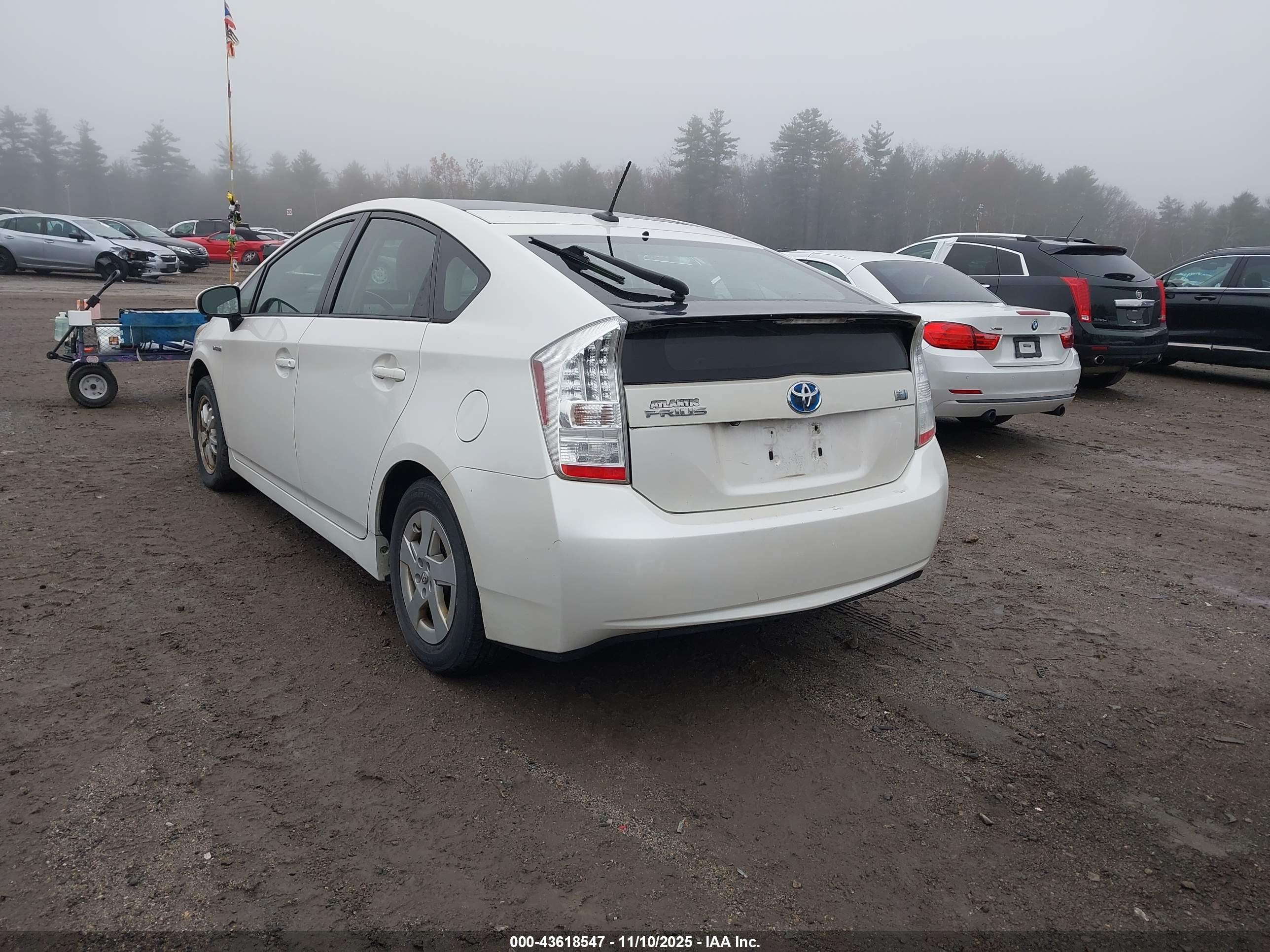 TOYOTA PRIUS image 3