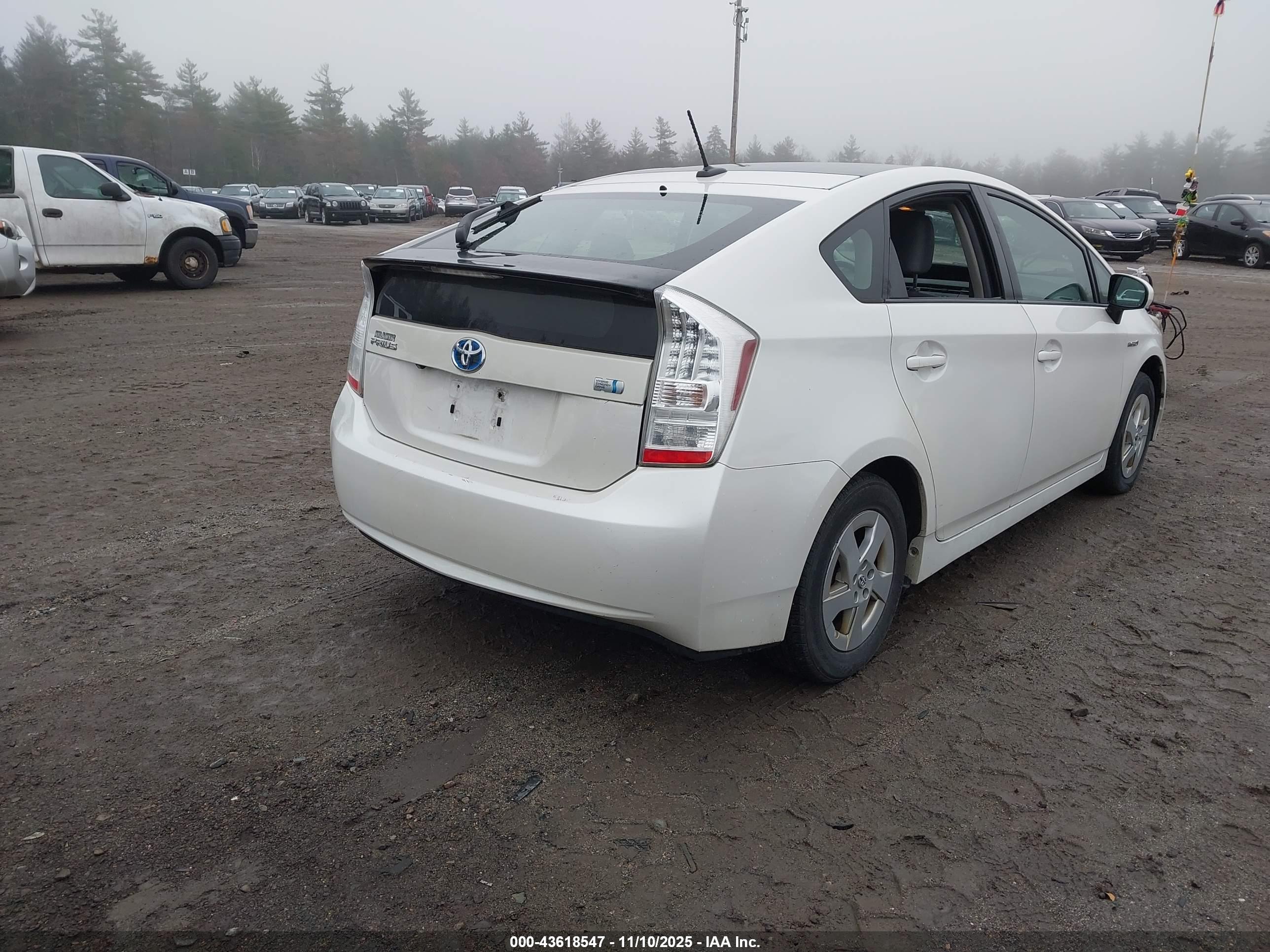 TOYOTA PRIUS image 4