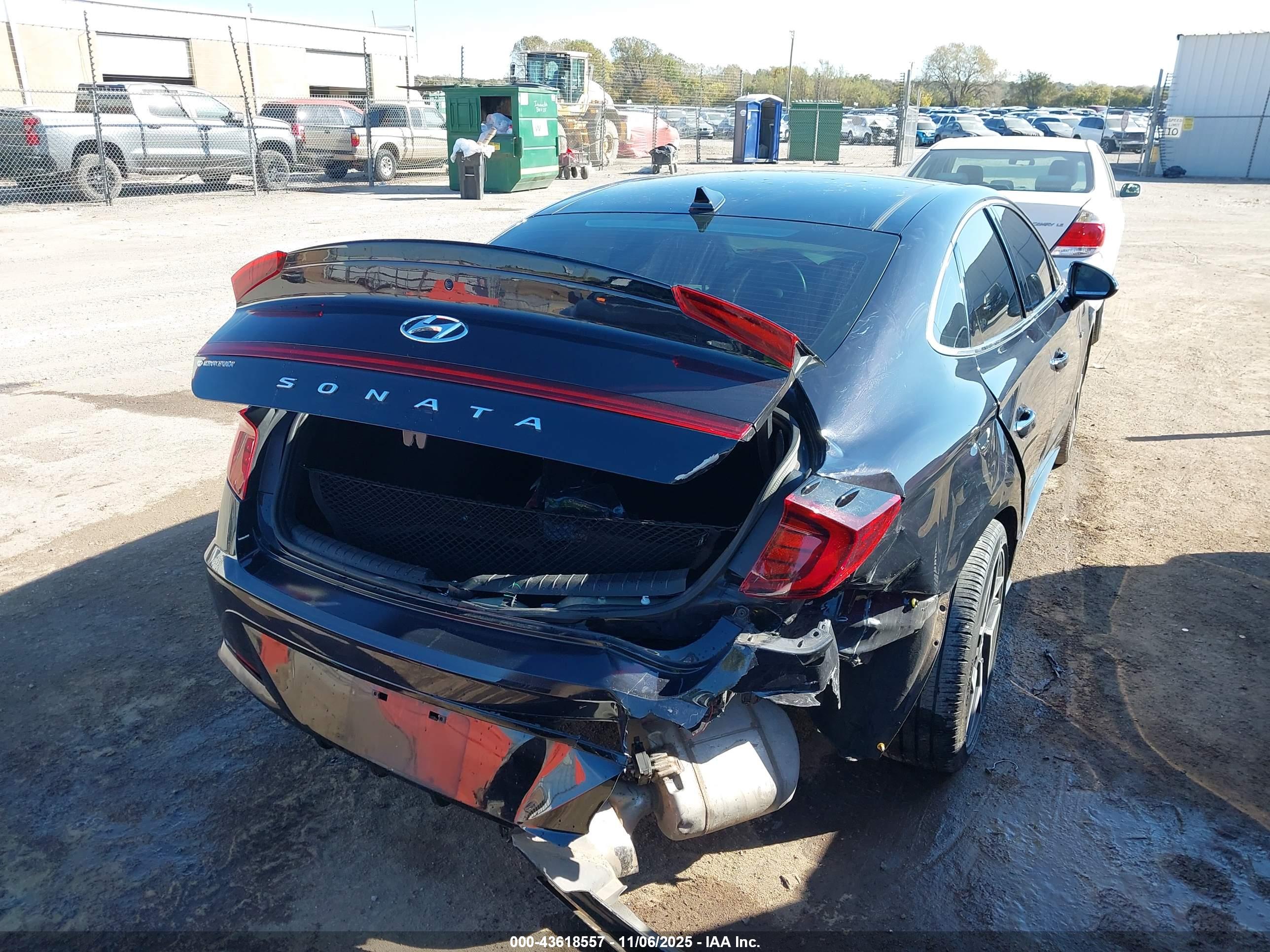 HYUNDAI SONATA image 4