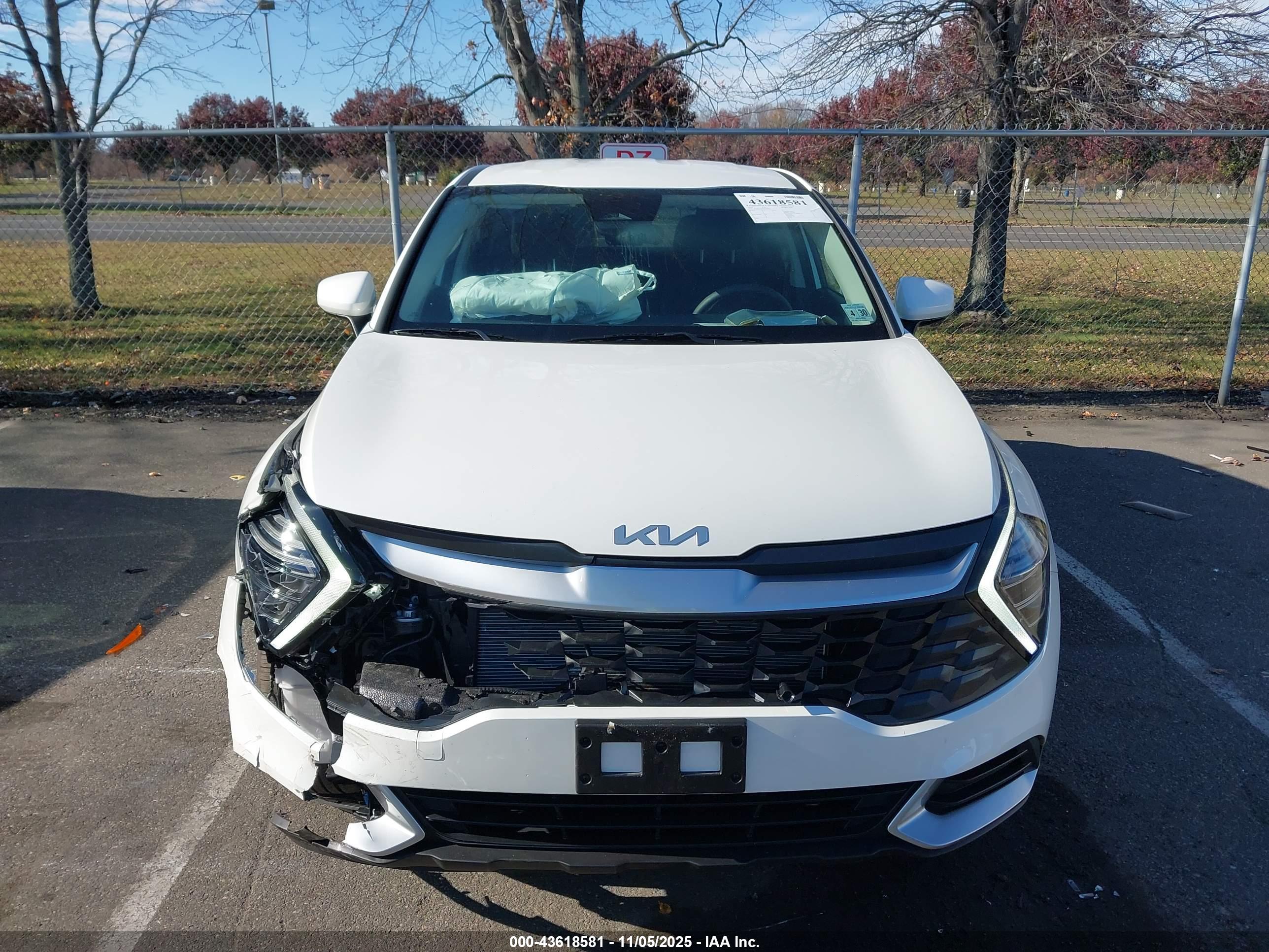 KIA SPORTAGE image 6