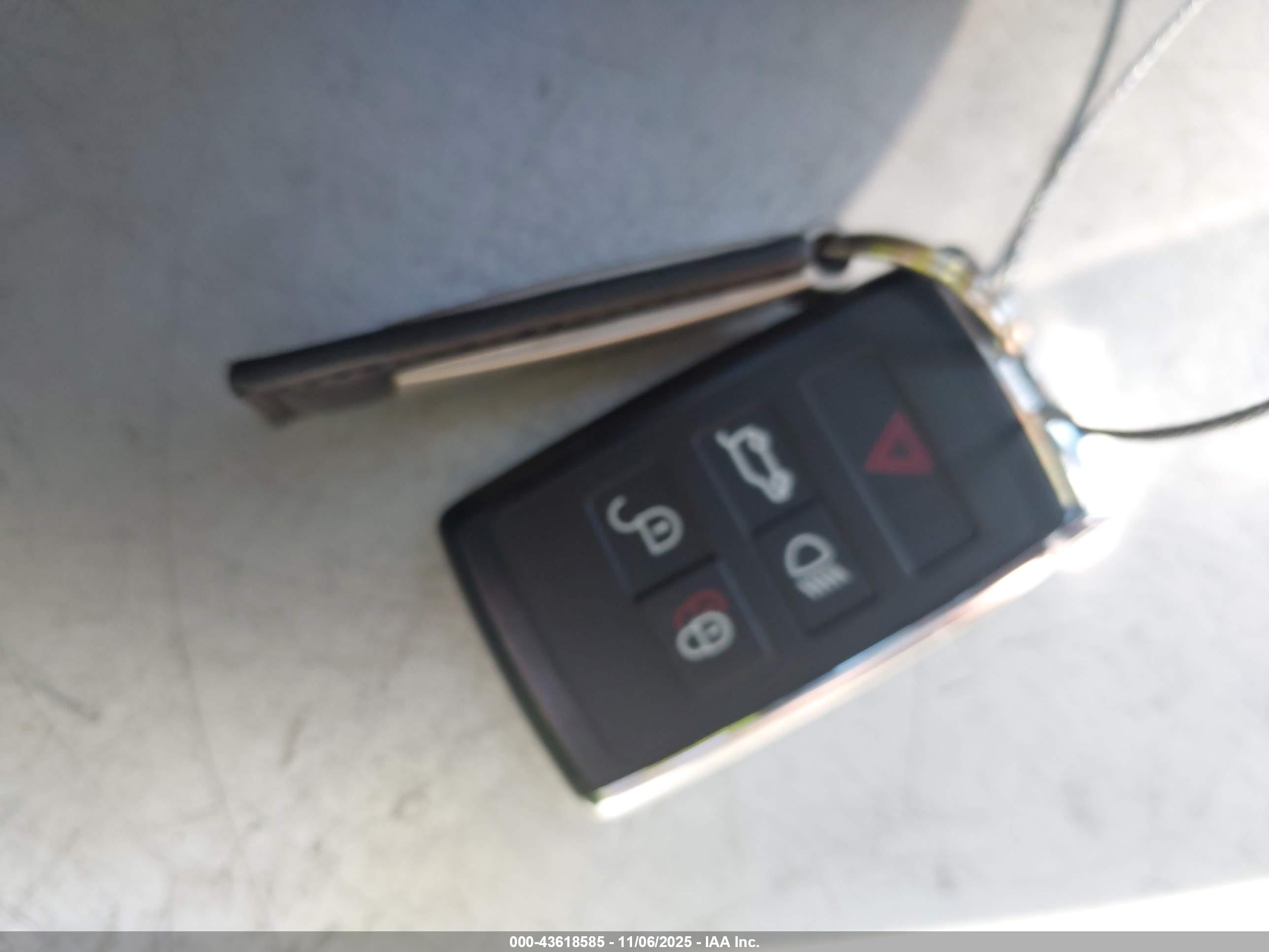 LAND ROVER image 11
