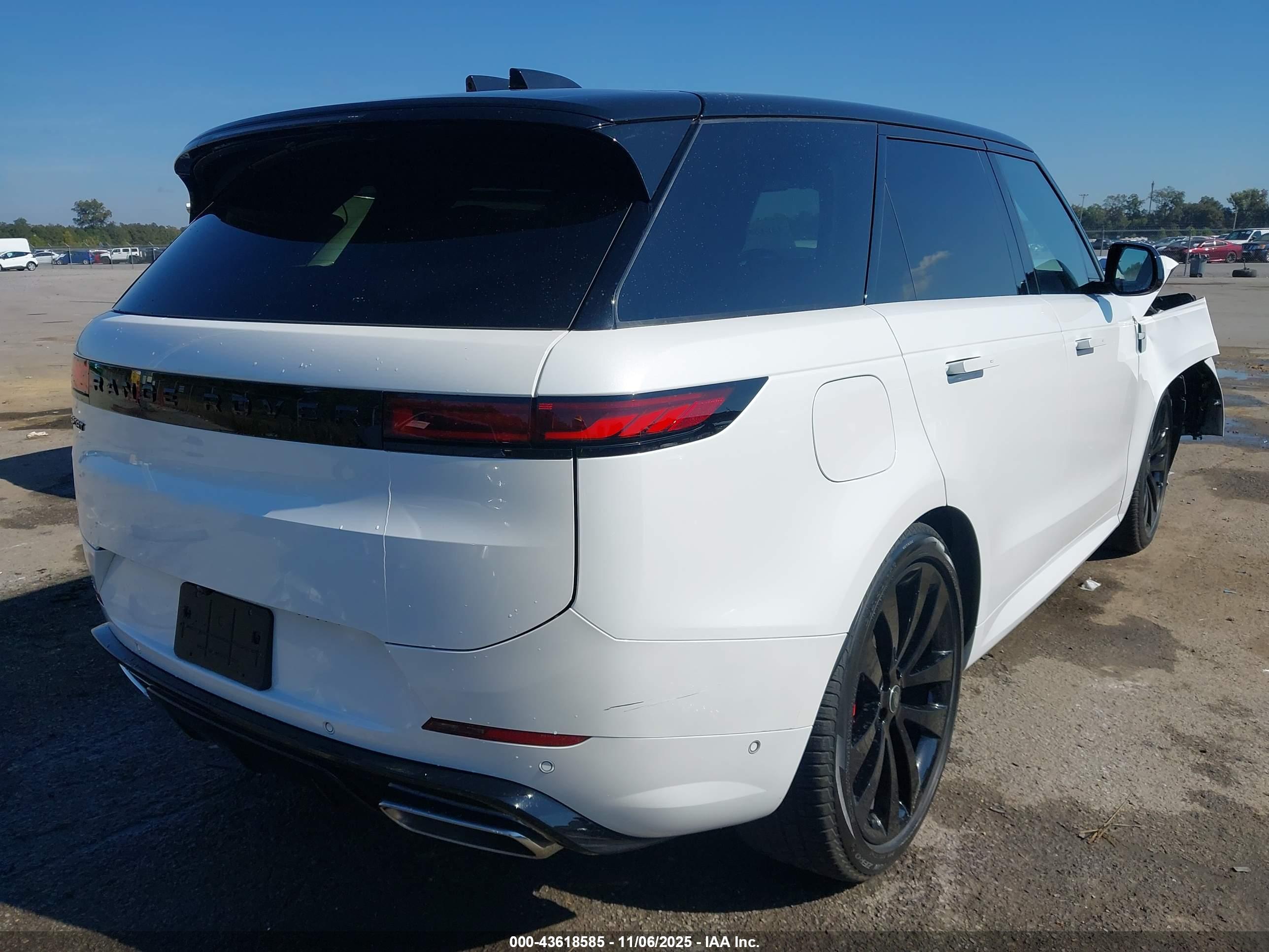 LAND ROVER image 4