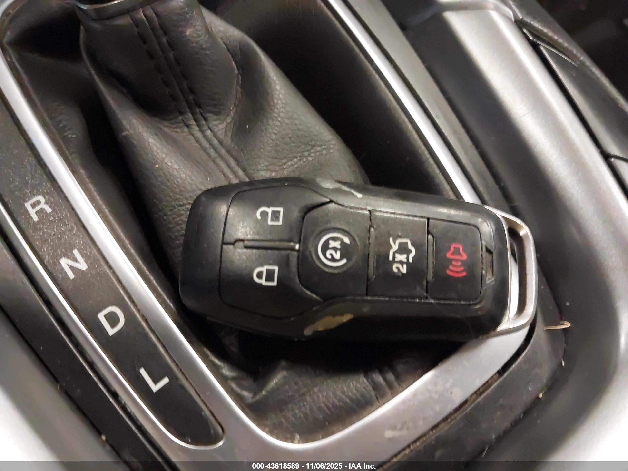 FORD FUSION image 11