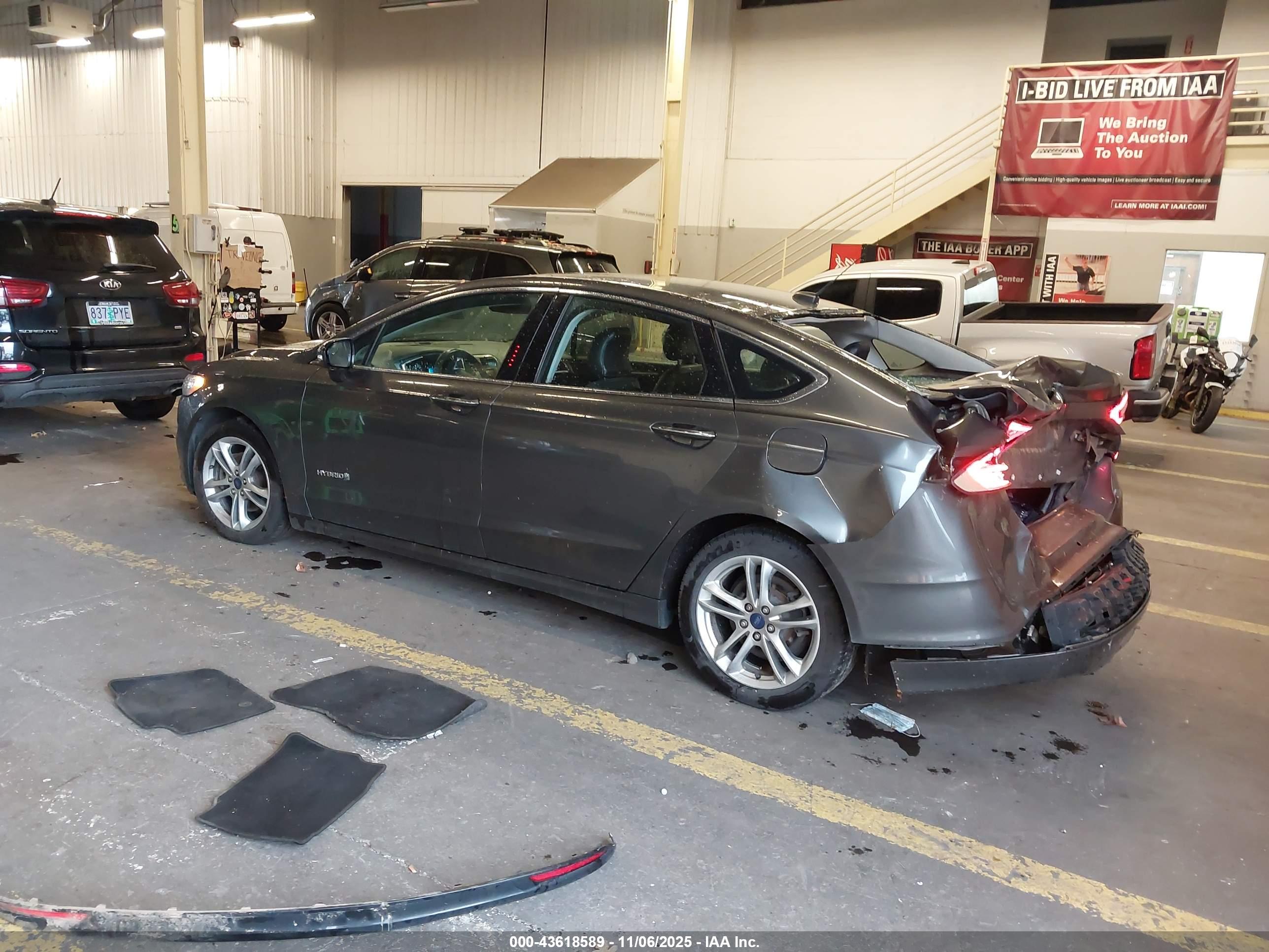 FORD FUSION image 3