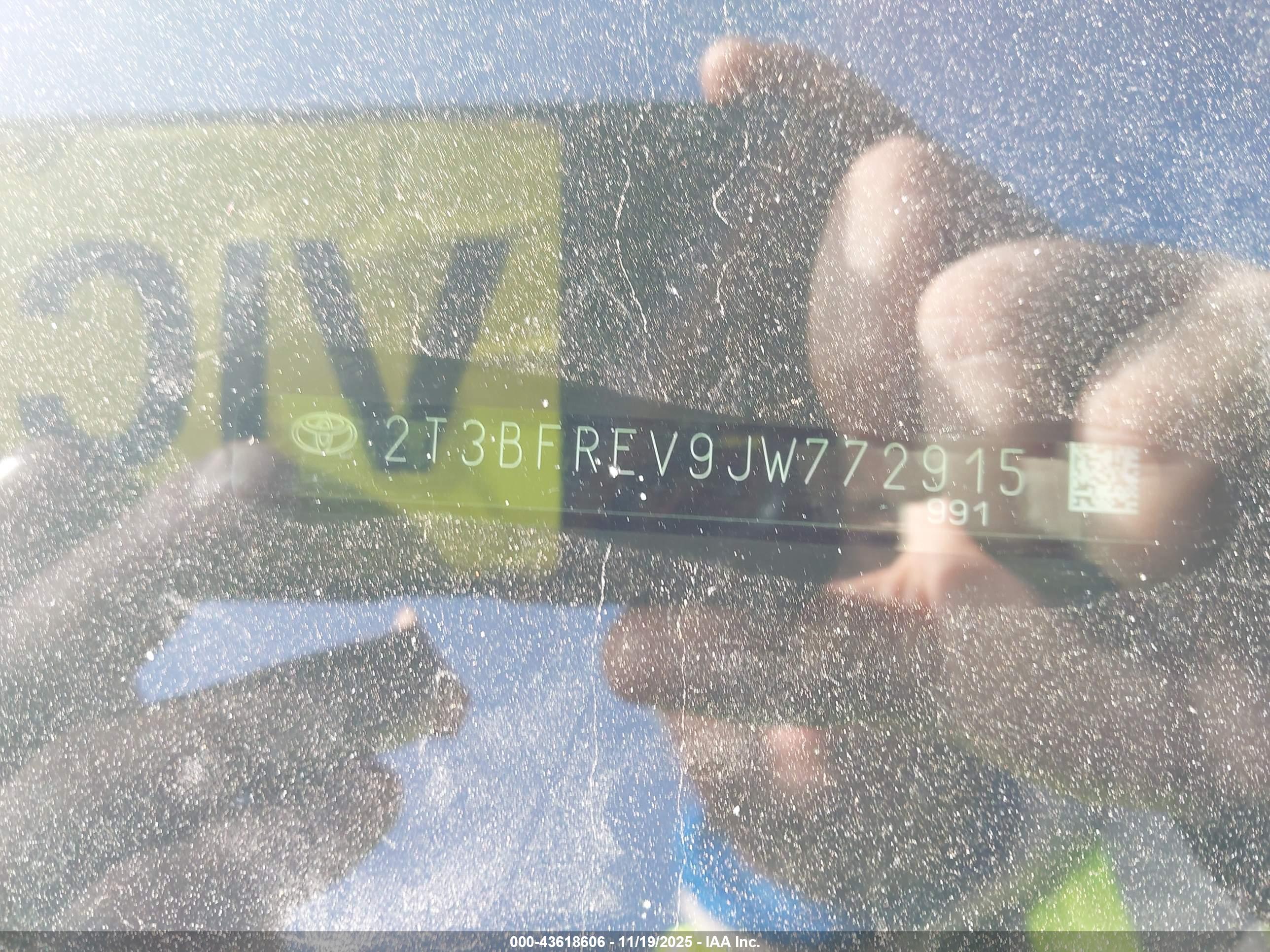 TOYOTA RAV4 image 9