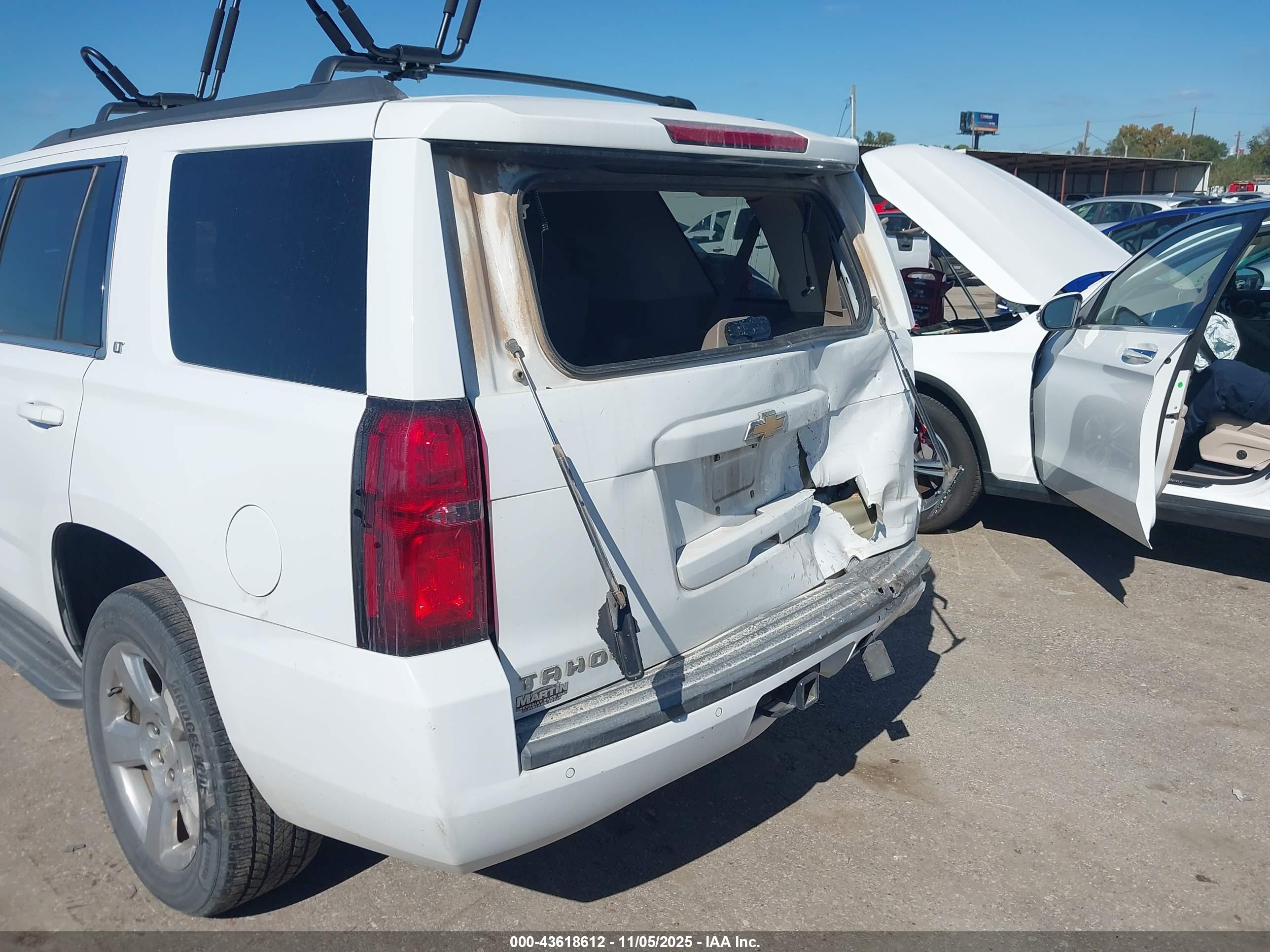 CHEVROLET TAHOE image 6
