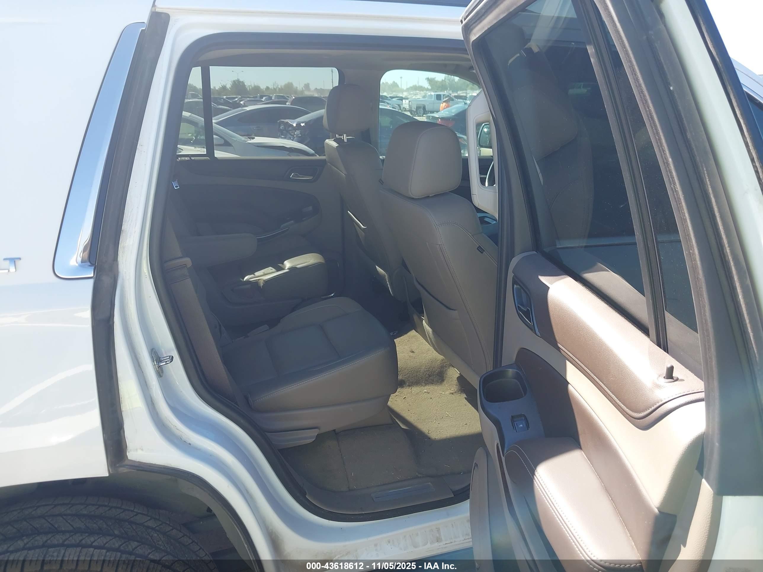CHEVROLET TAHOE image 8